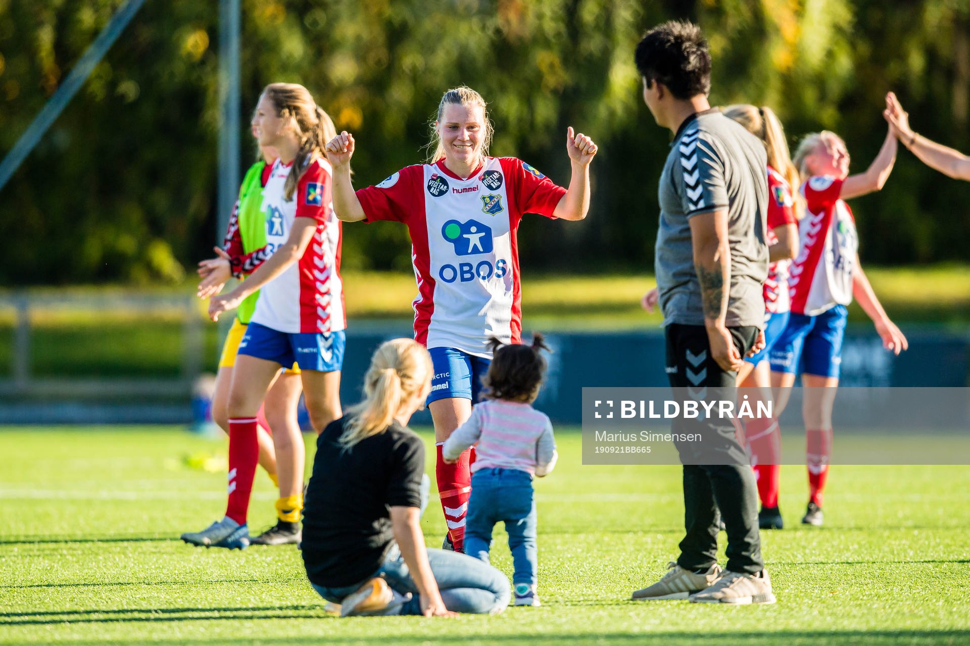 Linn Huseby of Lyn celebrates