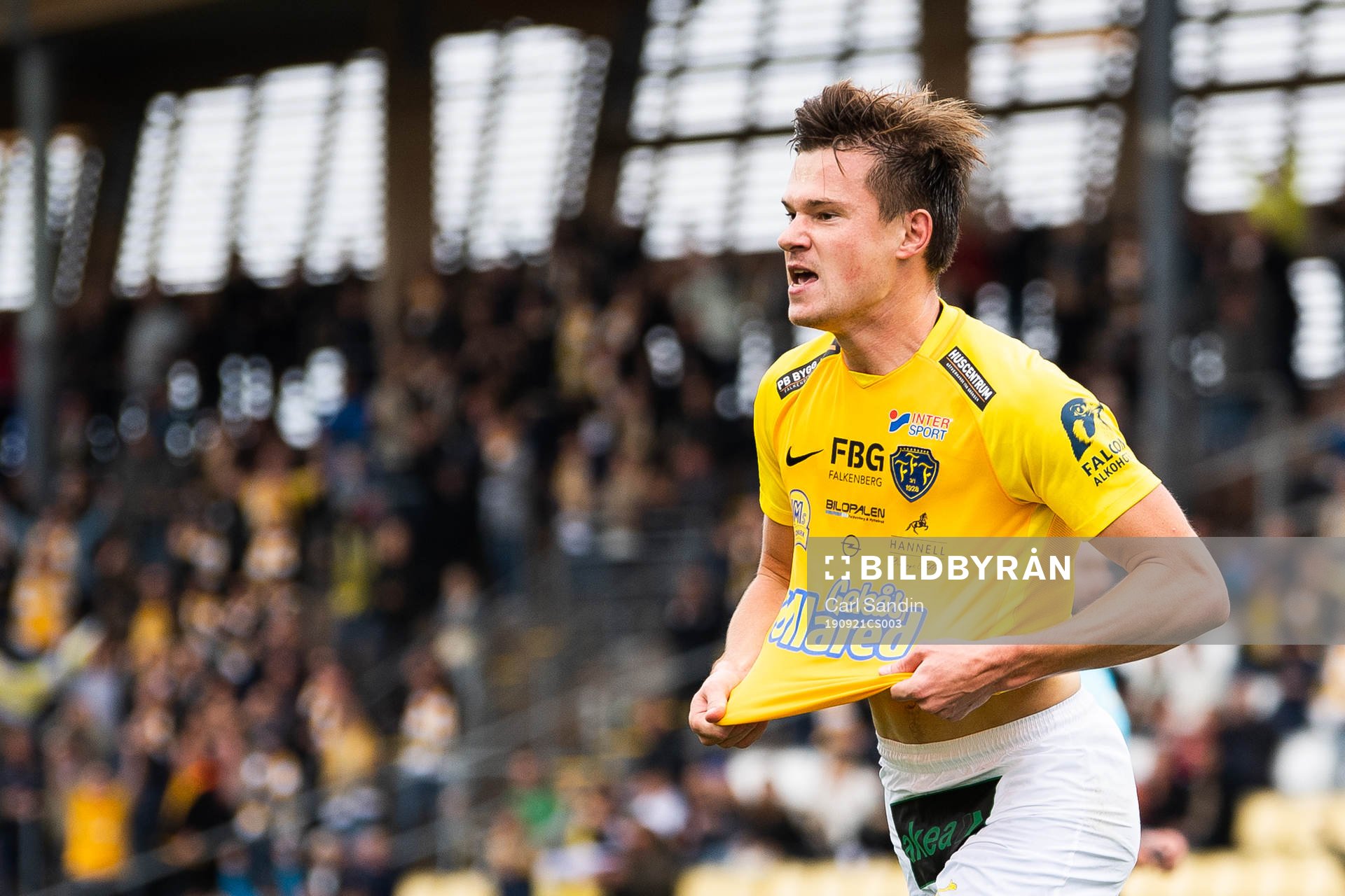 Falkenbergs Kirill Pogrebnyak jublar