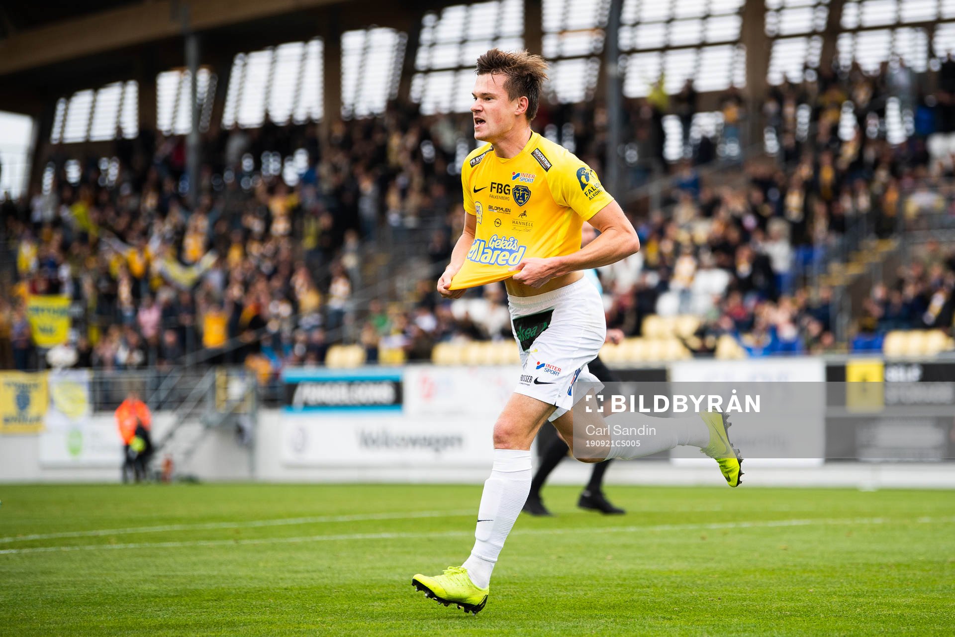 Falkenbergs Kirill Pogrebnyak jublar