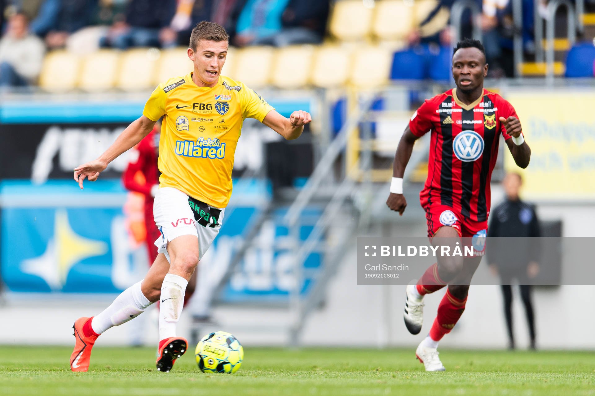 Falkenbergs John Björkengren driver bollen