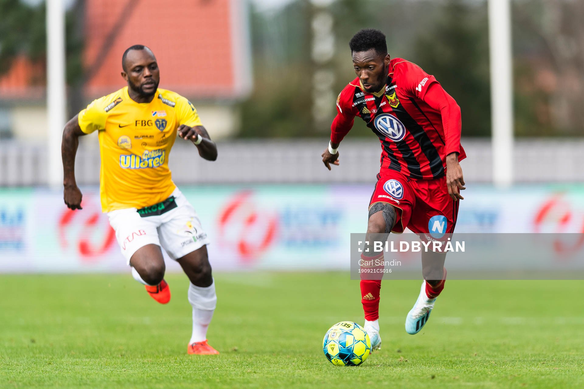 Falkenbergs John Chibuike och Östersunds Blair Turgott