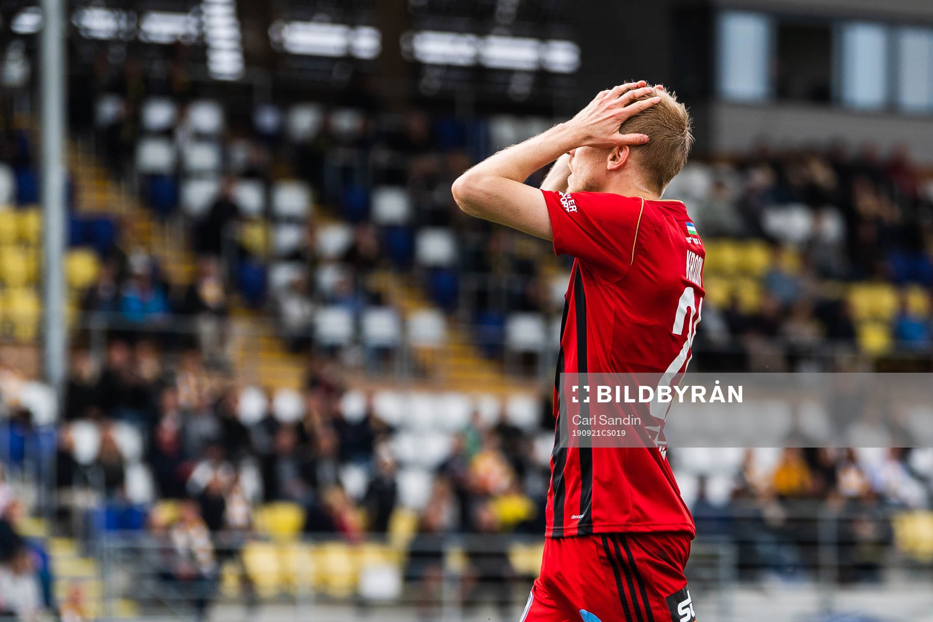 Östersunds Simon Kroon deppar