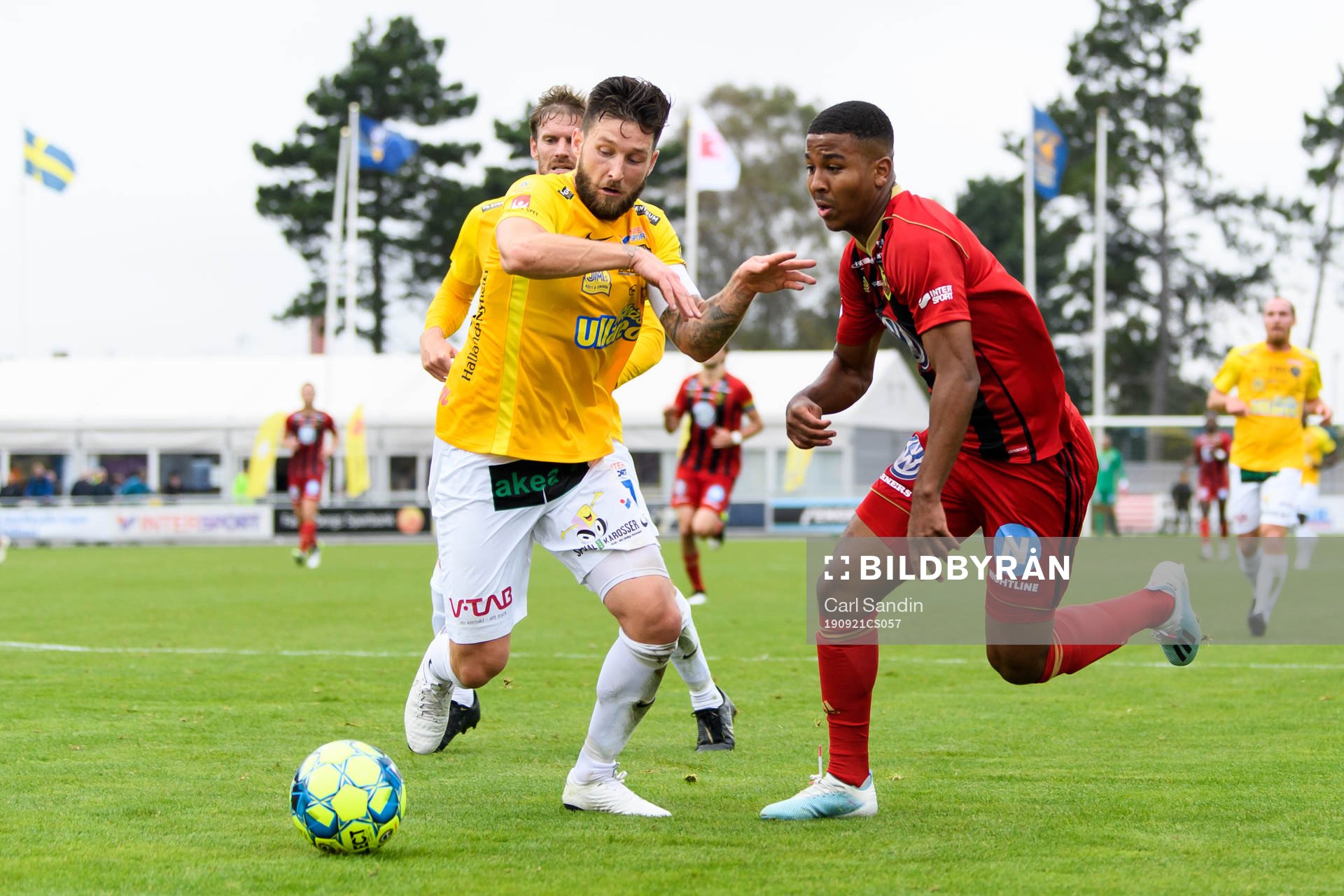 Falkenbergs Tibor Joza och Östersunds  Nebiyou Perry