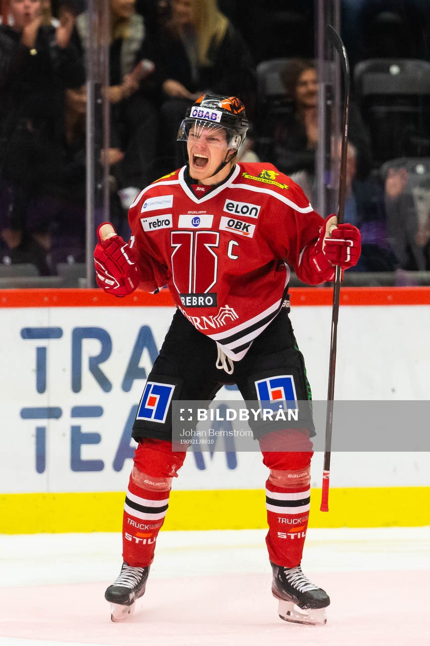 Örebros Christopher Mastomäki jublar