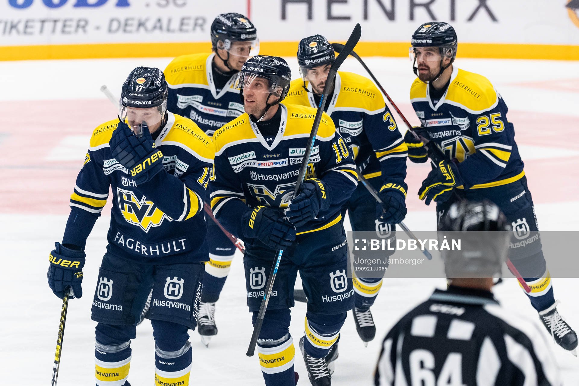 s Martin Thörnberg jublar med Emil Johansson, Markus