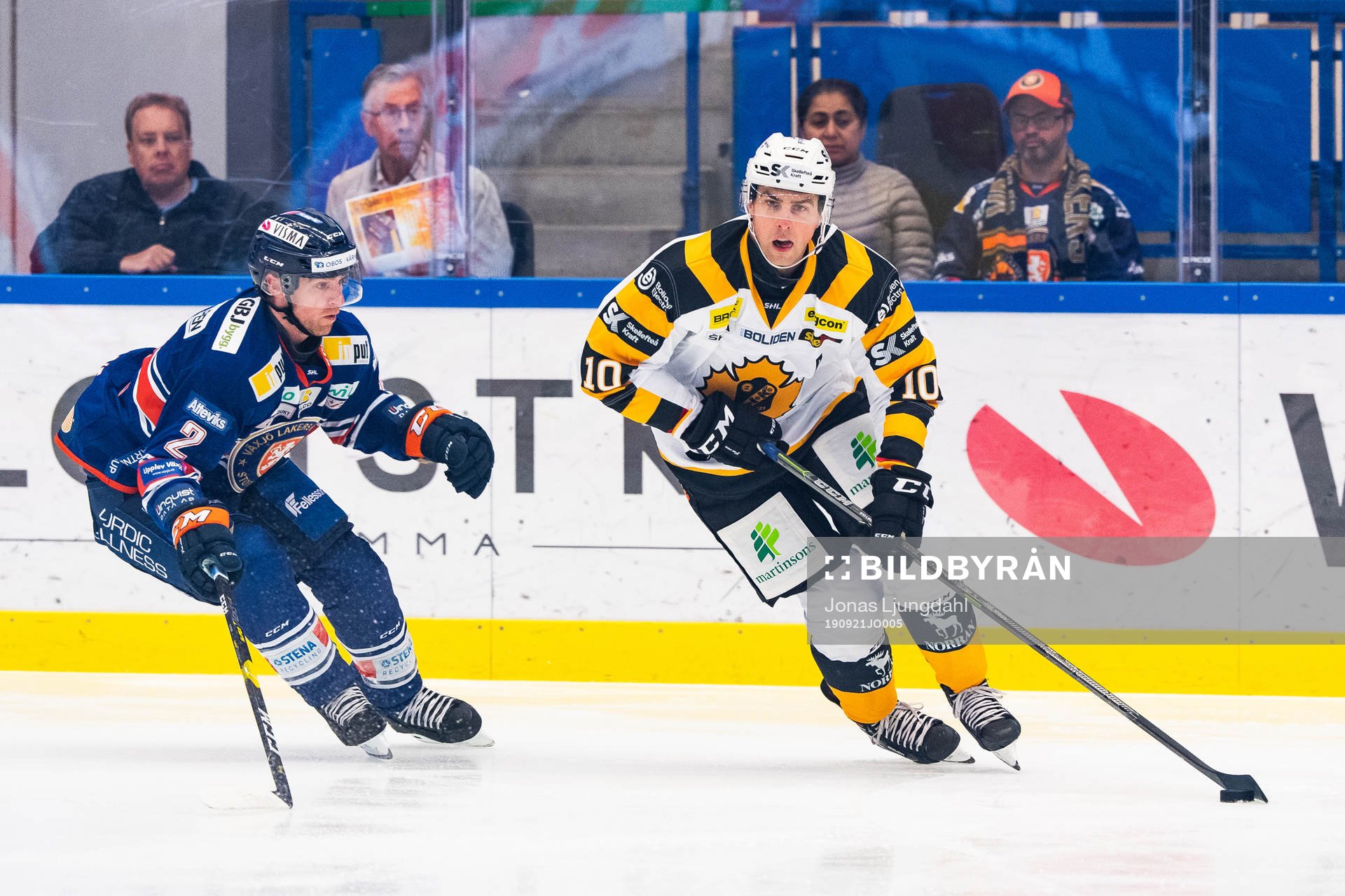 Växjös Matthew Bodie jagar Skellefteås Joakim Lindström
