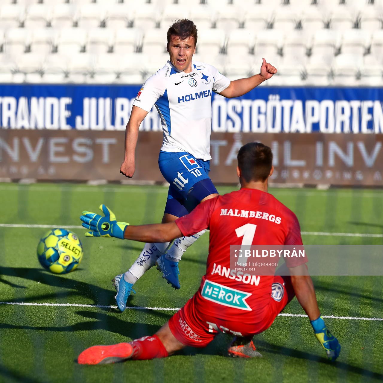 IFK Norrköpings Simon Skrabb  gör mål 1-0 förbi