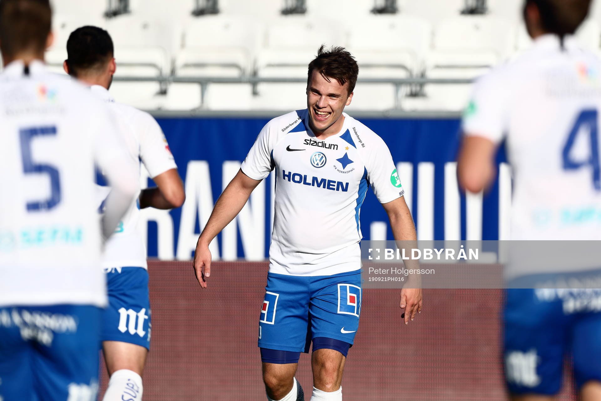 IFK Norrköpings Simon Skrabb jublar