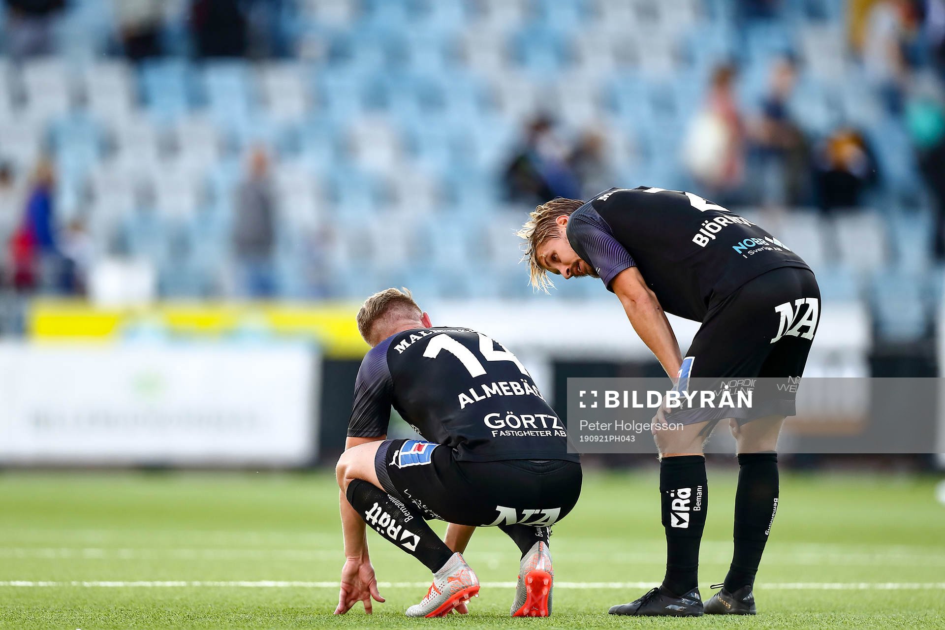 Örebros Michael Almebäck och Daniel Björnkvist deppar