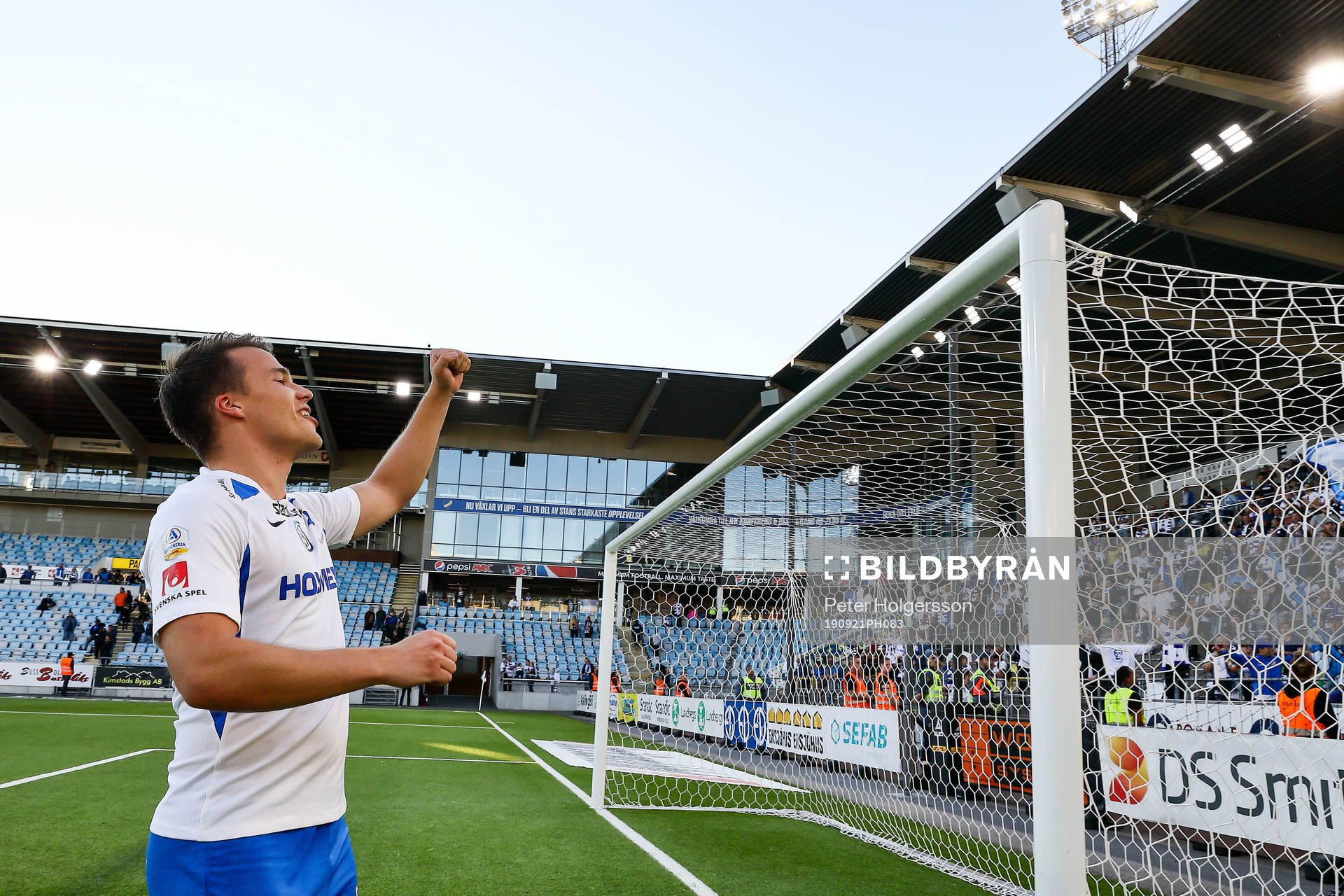 IFK Norrköpings Simon Skrabb jublar