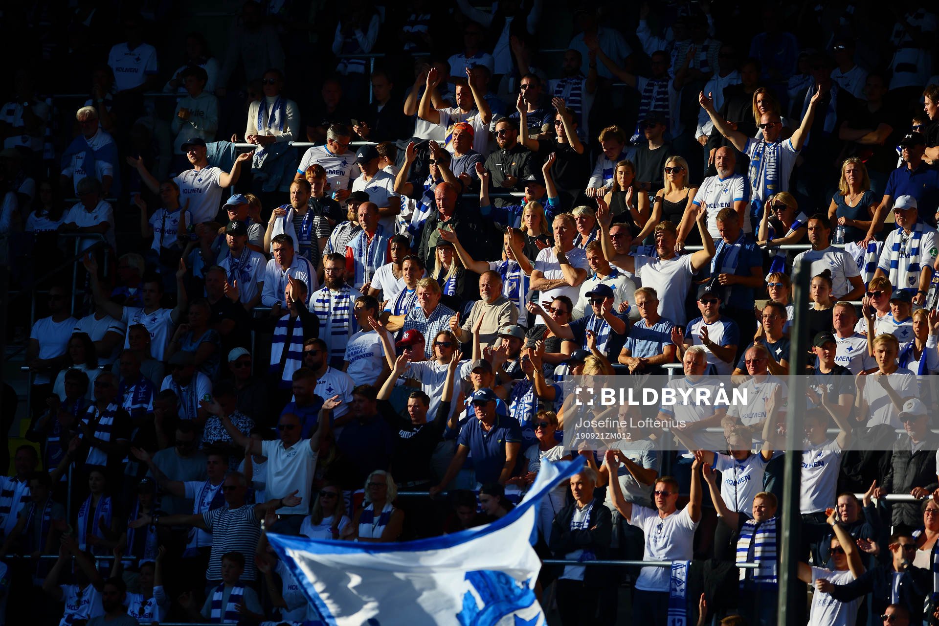 Supportrar till IFK Norrköpings