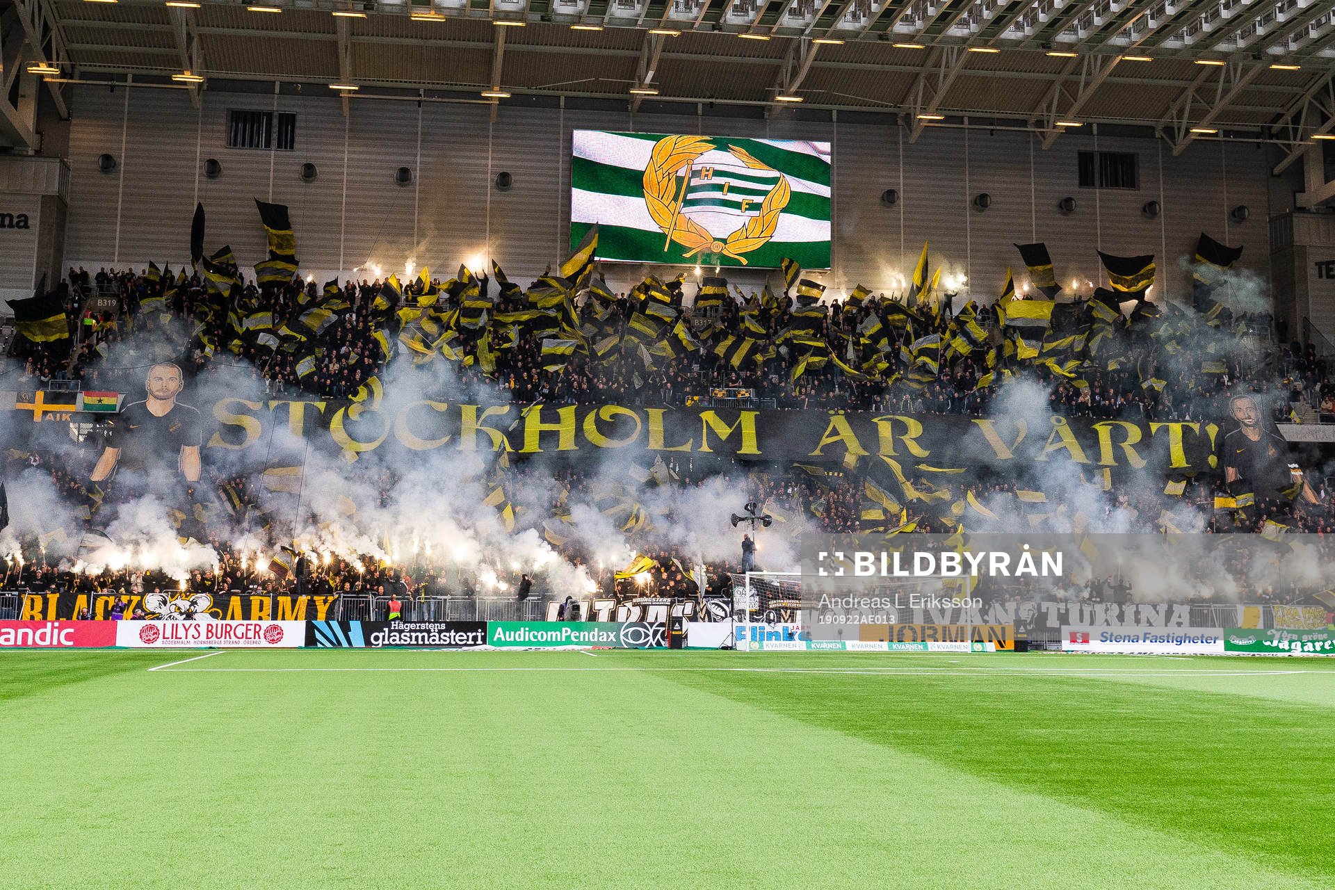 s supportrar med ett tifo