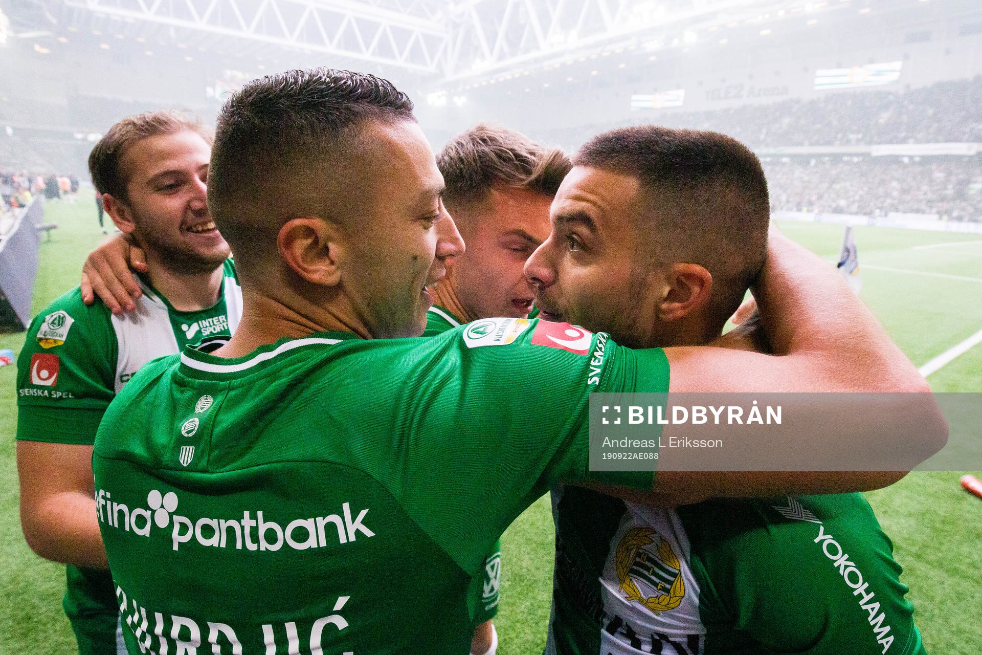 Hammarbys Nikola Djurdjic och Vladimir Rodic jublar