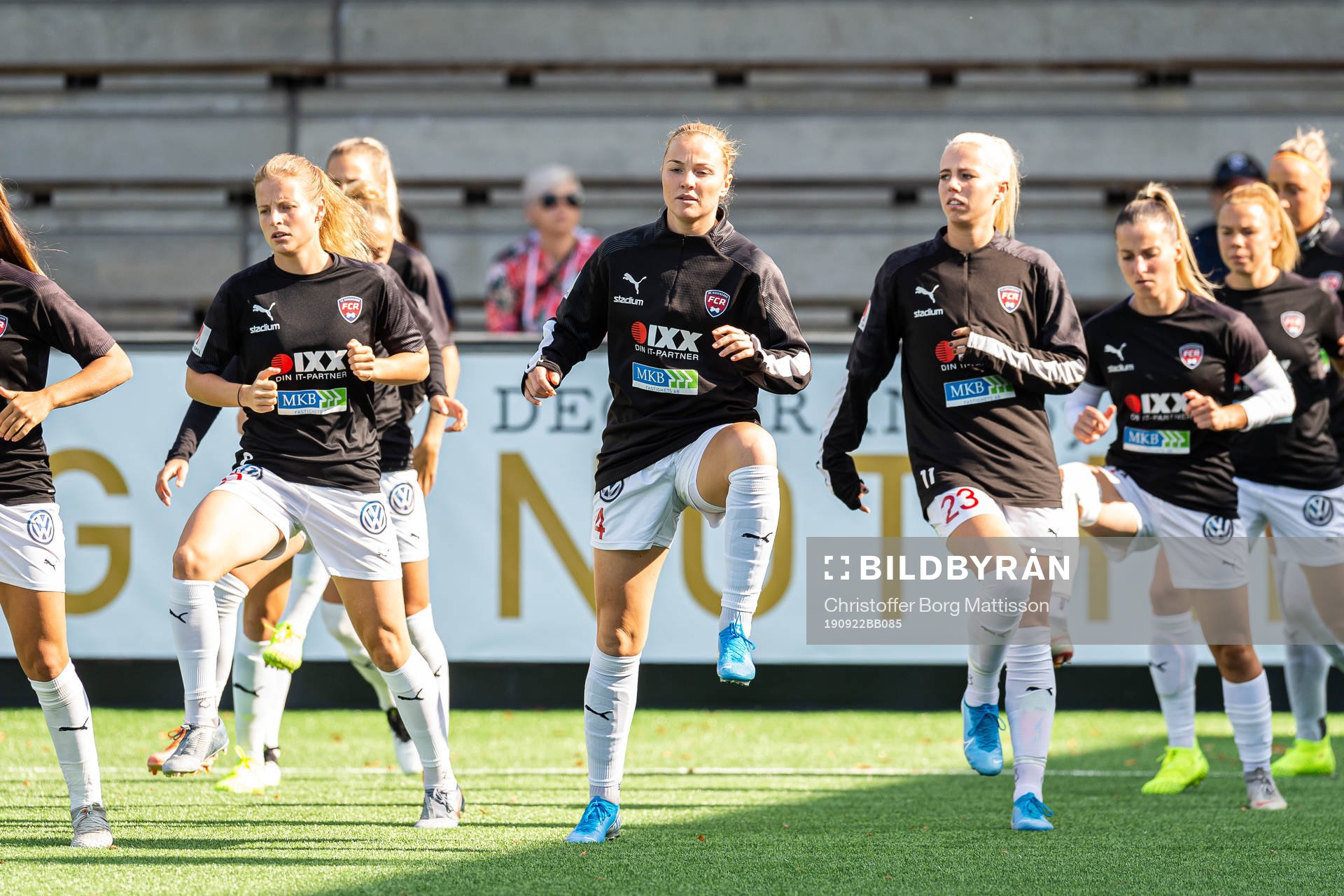 Rosengårds Glodis Perla Viggosdottir och lagkamrater