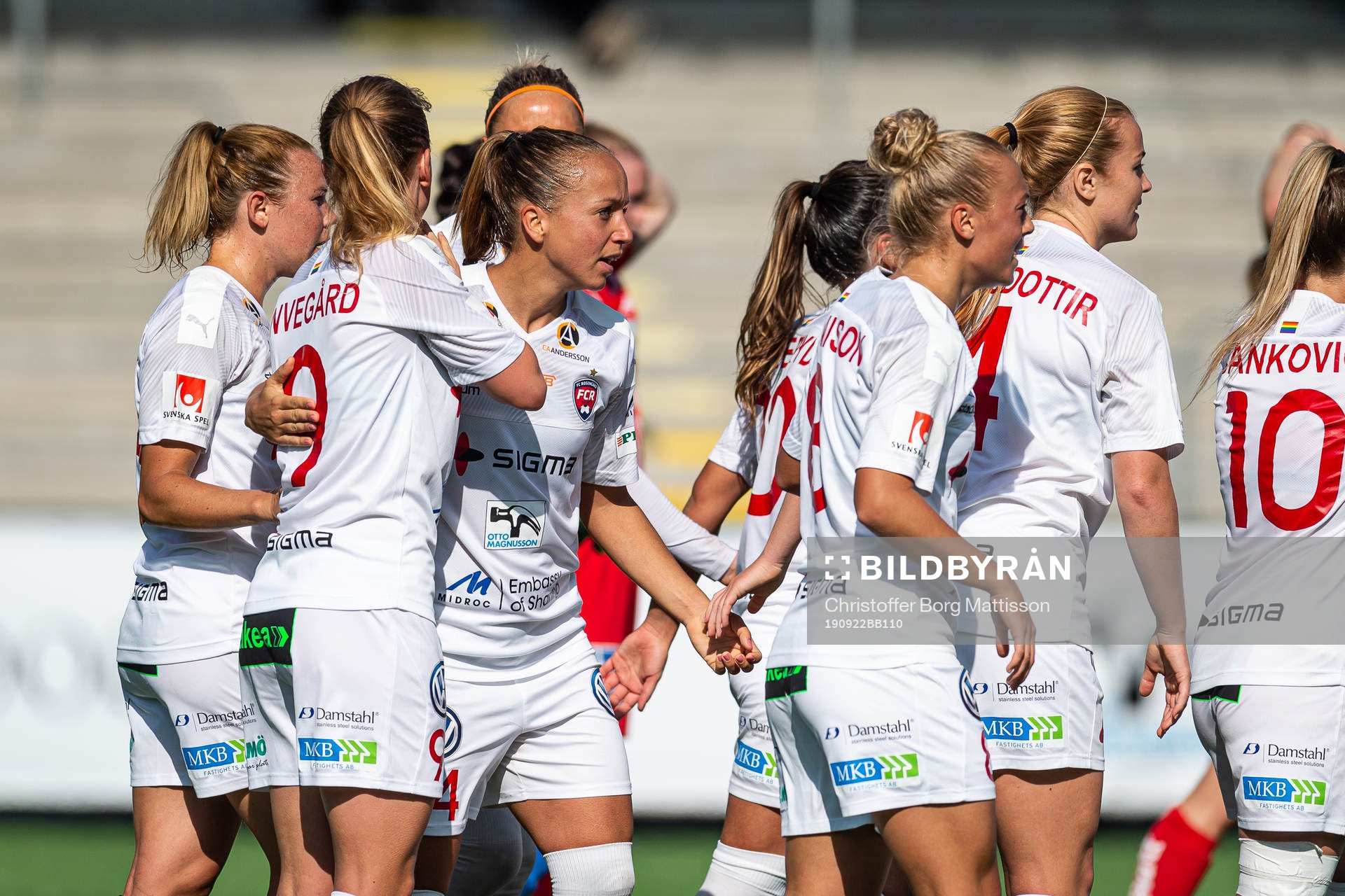 Rosengårds spelare jublar