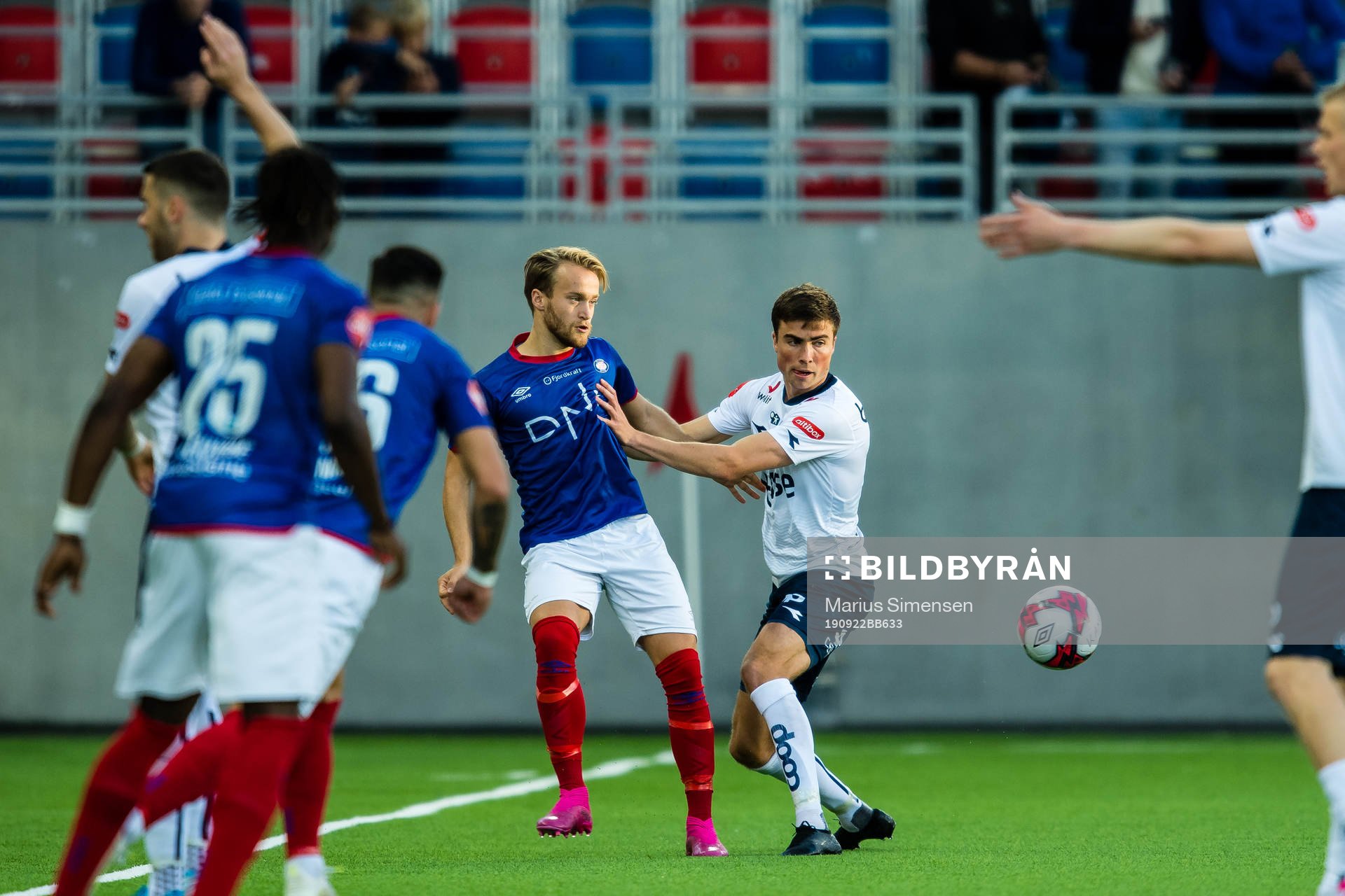 Bård Finne of Vålerenga and Sondre Flem Bjørshol of