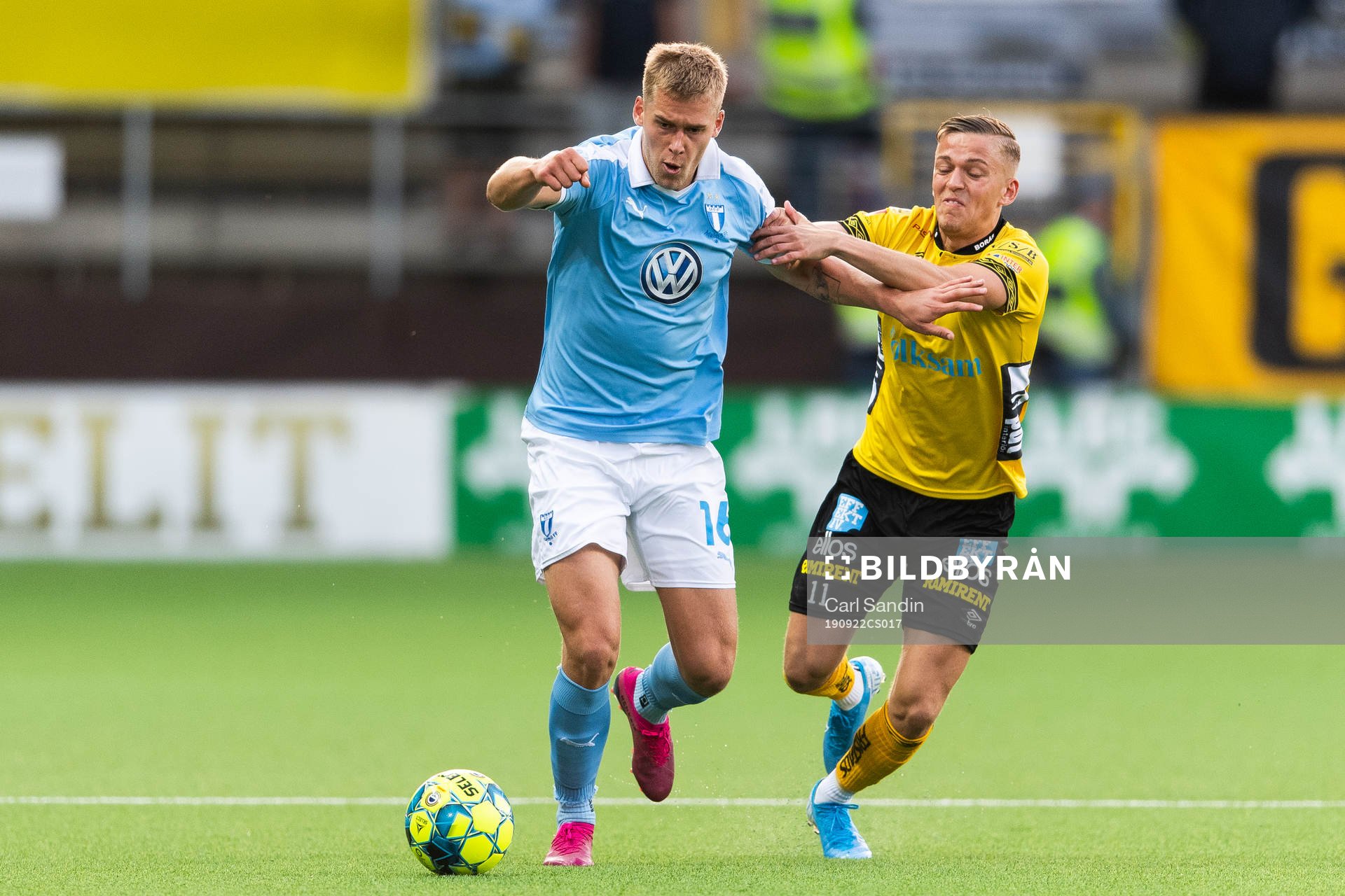 Malmö FFs Felix Beijmo och Elfsborgs Jesper Karlsson i