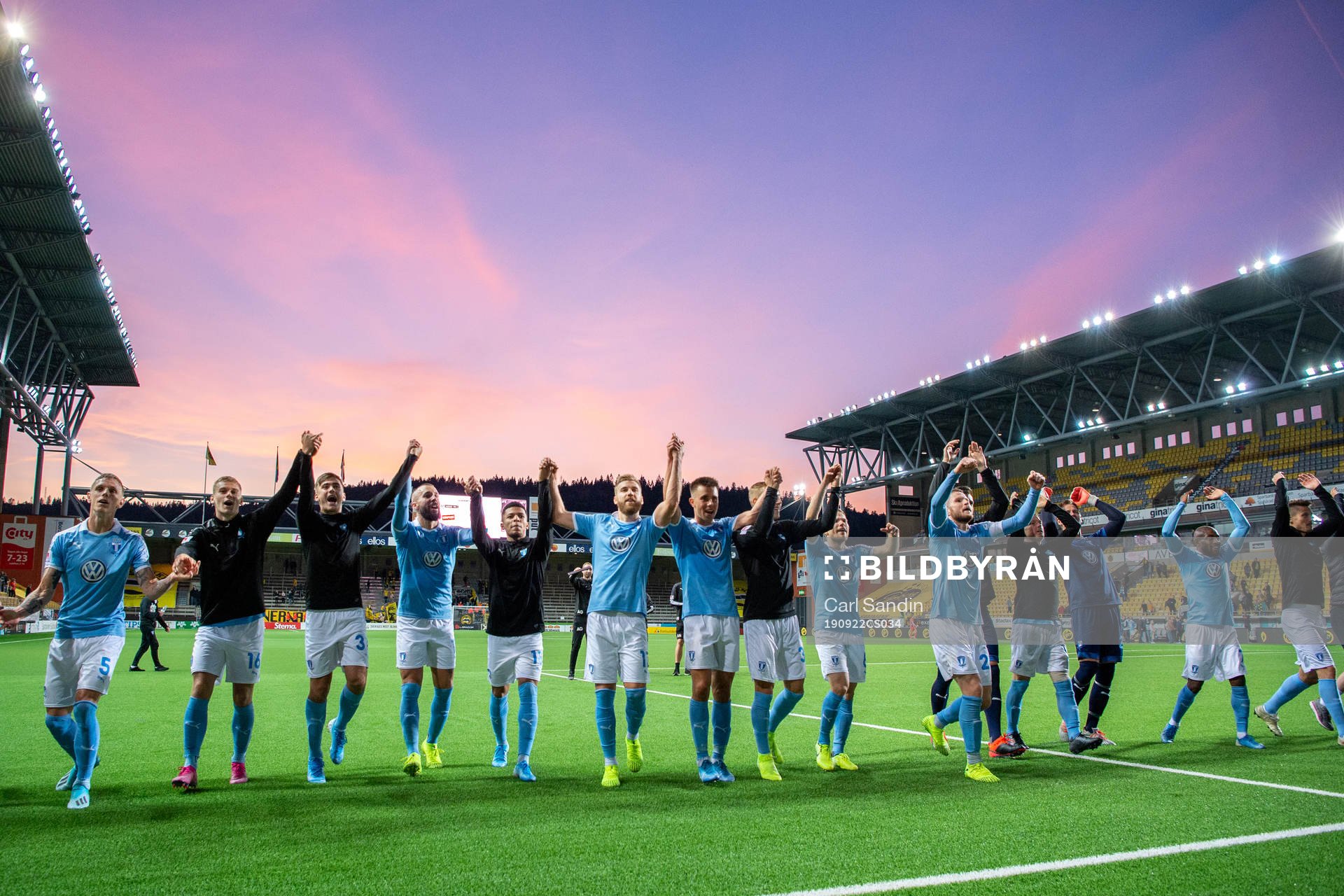 Malmö FFs spelare tacka publiken