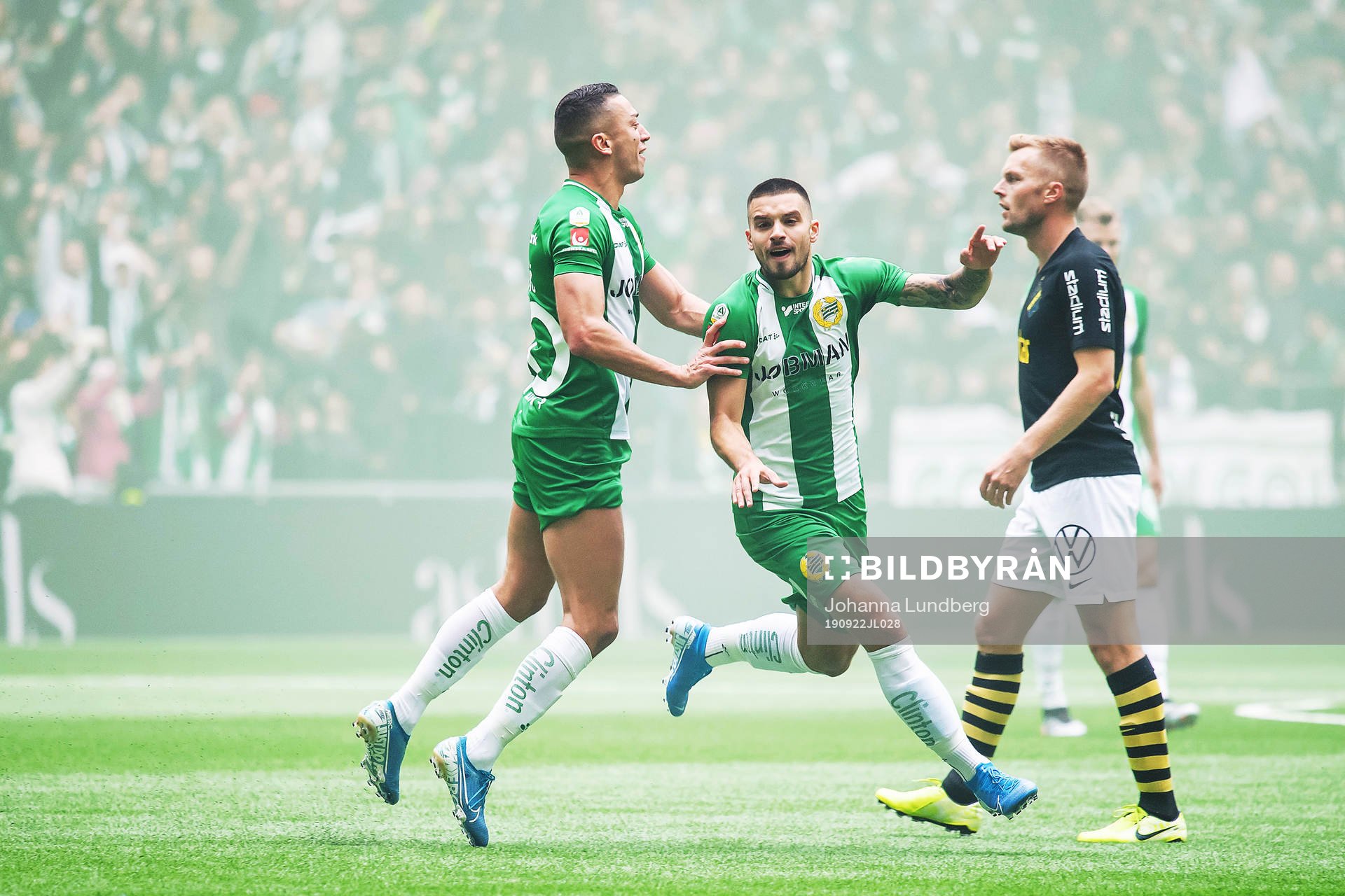 Hammarbys Nikola Djurdjic och Vladimir Rodic jublar