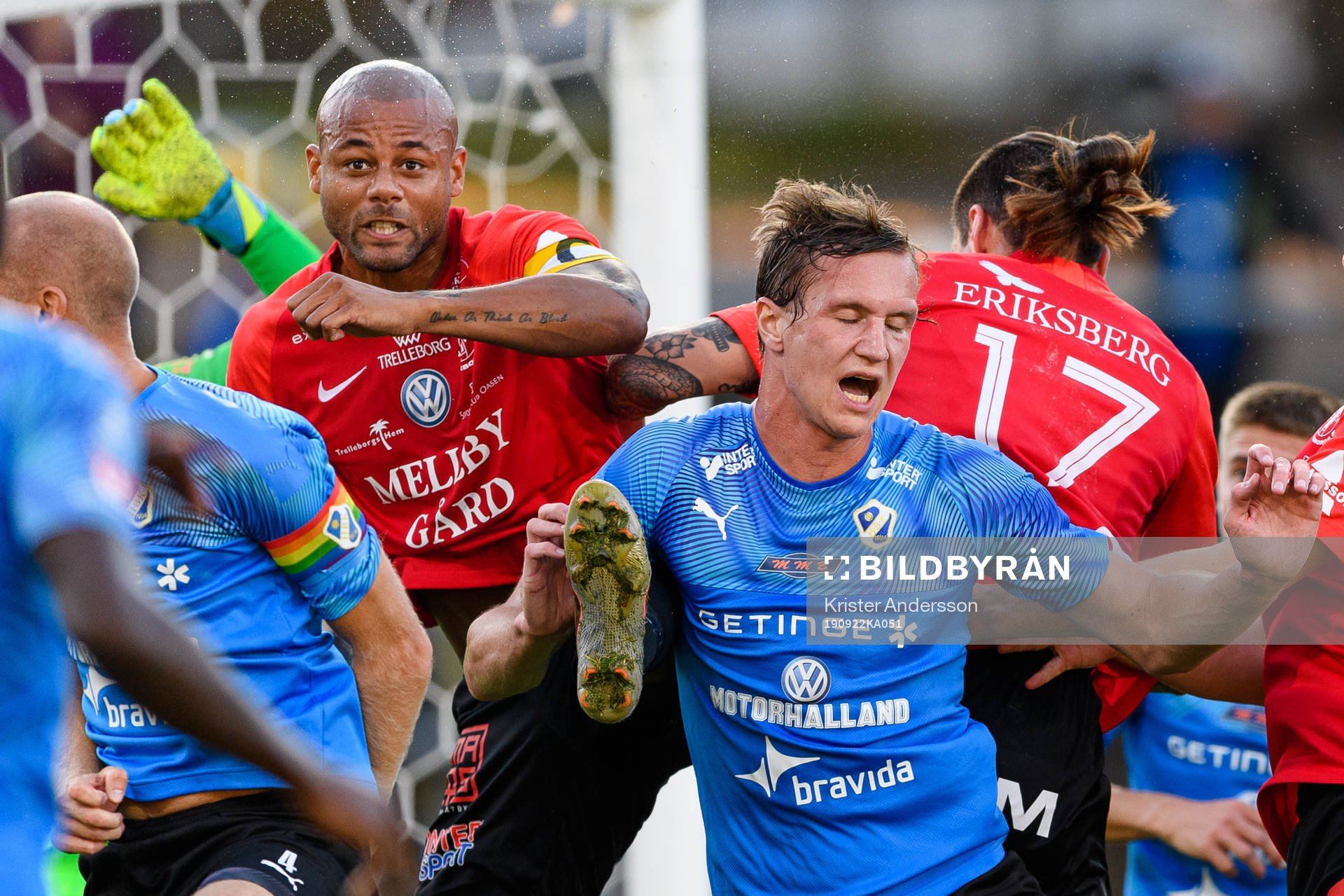 Trelleborgs Salif Camara Jönsson och Halmstads Alexander