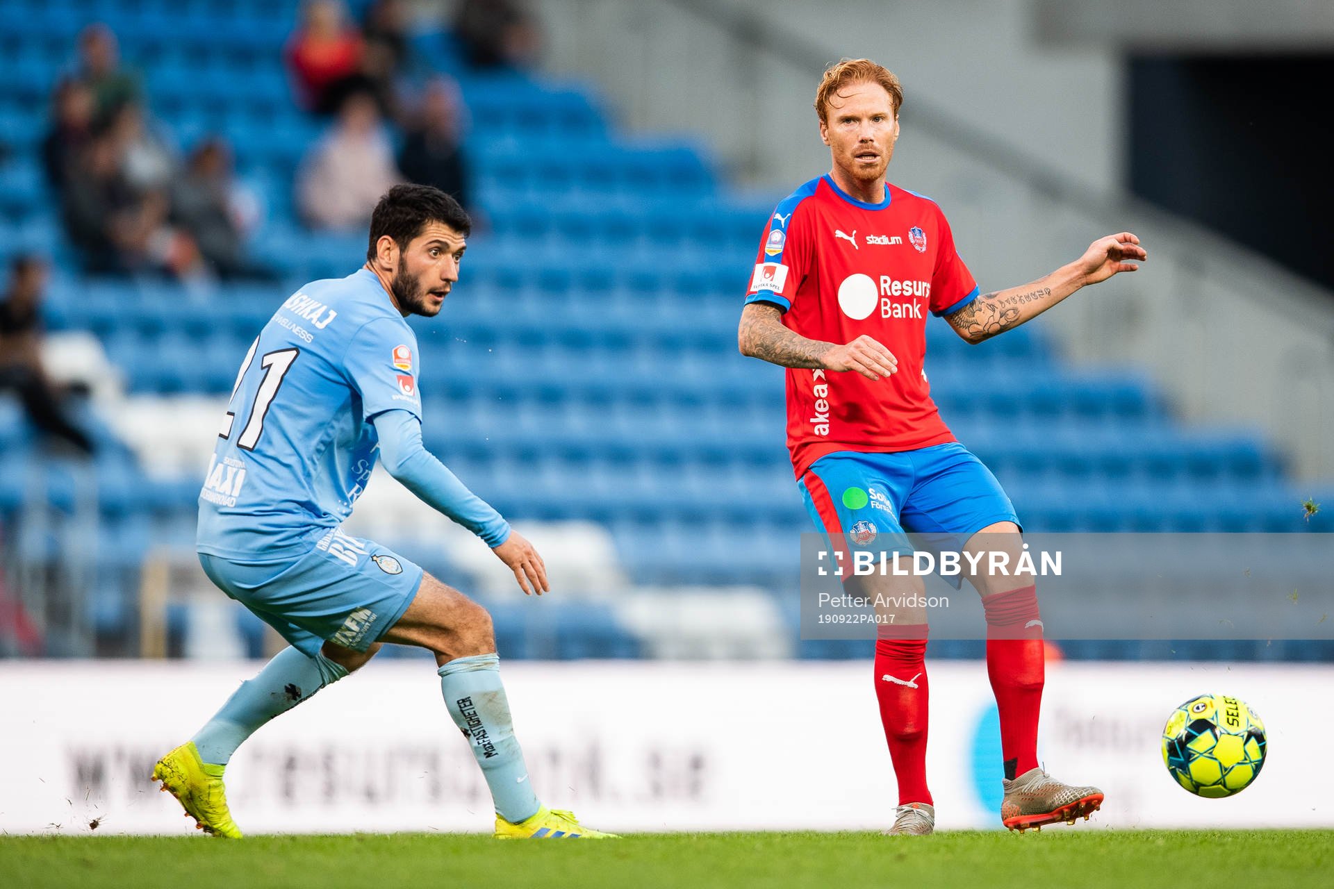 AFC Eskilstunas Anel Rashkaj och Helsingborgs Alexander