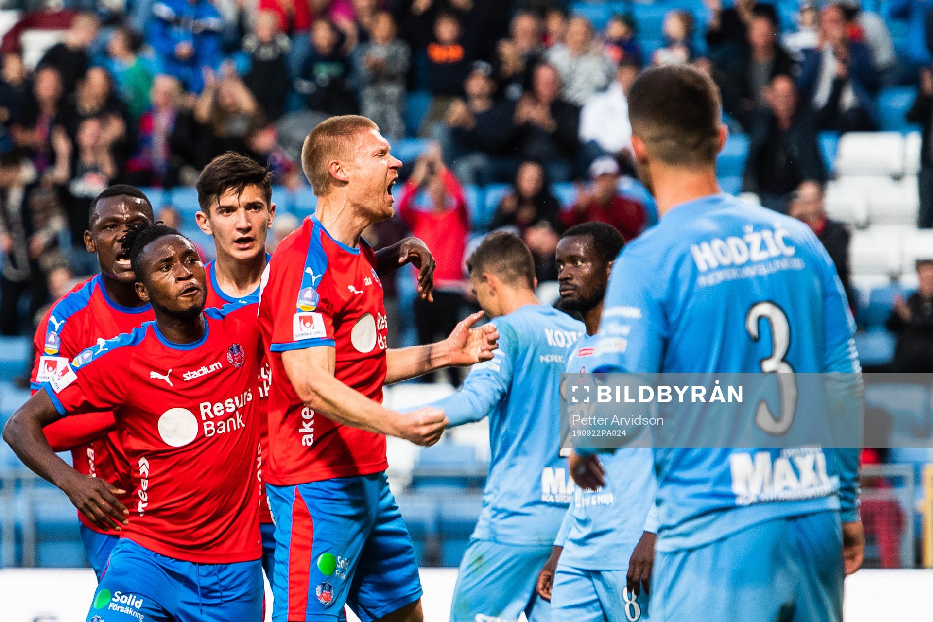 Helsingborgs Alhaji Gero, Mamudu Moro och Markus Holgersson jublar efter 2-1 genom Holgersson under fotbollsmatchen i Allsvenskan mellan Helsingborg och AFC Eskilstuna den 22 september 2019 i Helsingborg.
