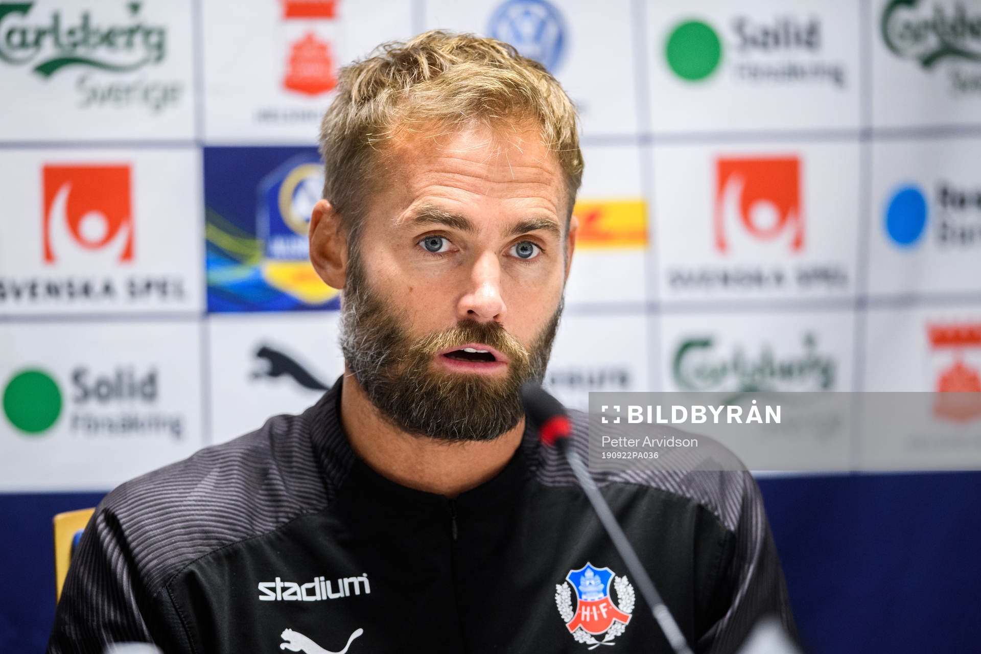 Helsingborgs tränare Olof Mellberg på presskonferensen
