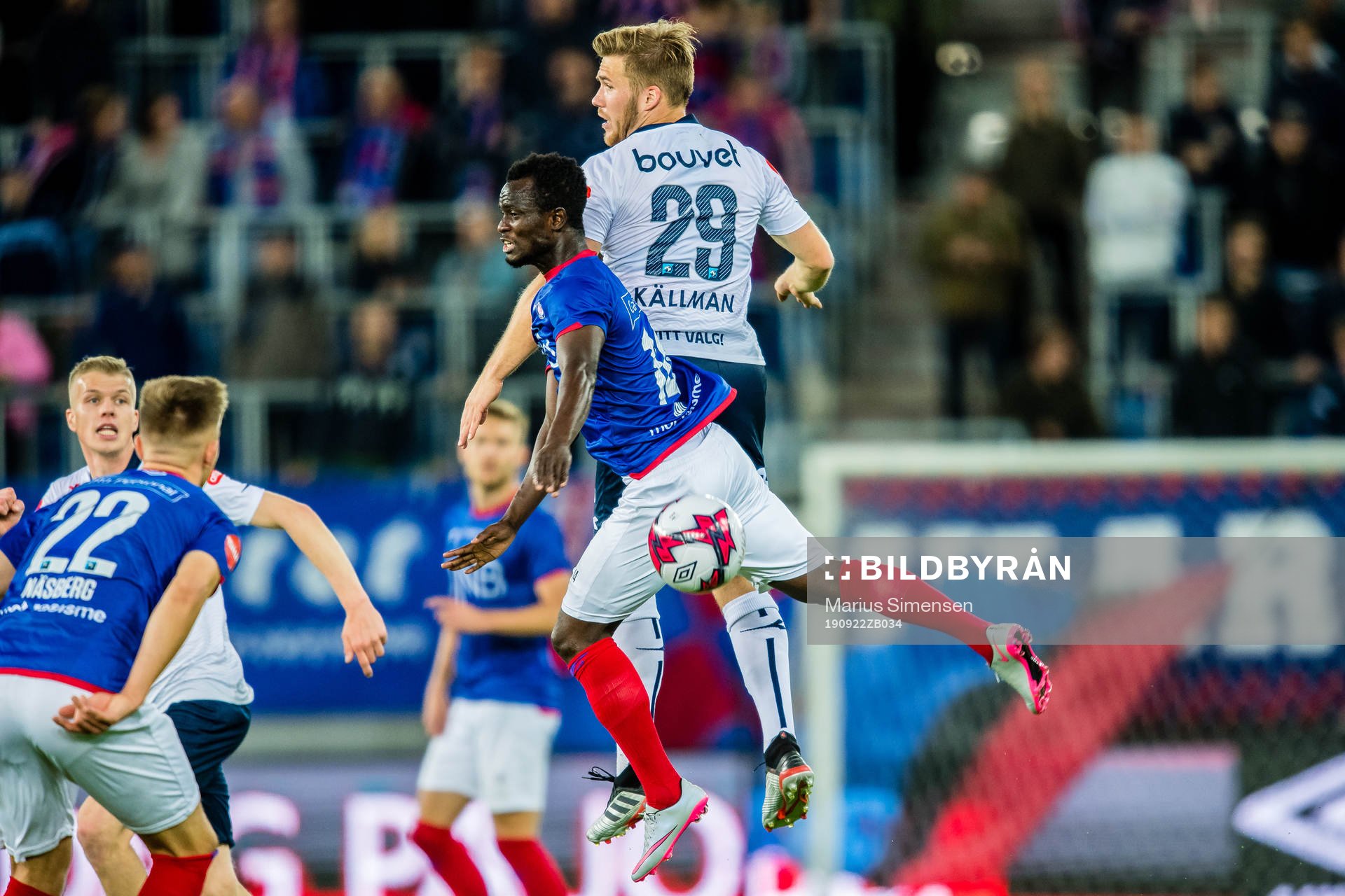 Mohammed Abu of Vålerenga and Benjamin Kallman of Viking