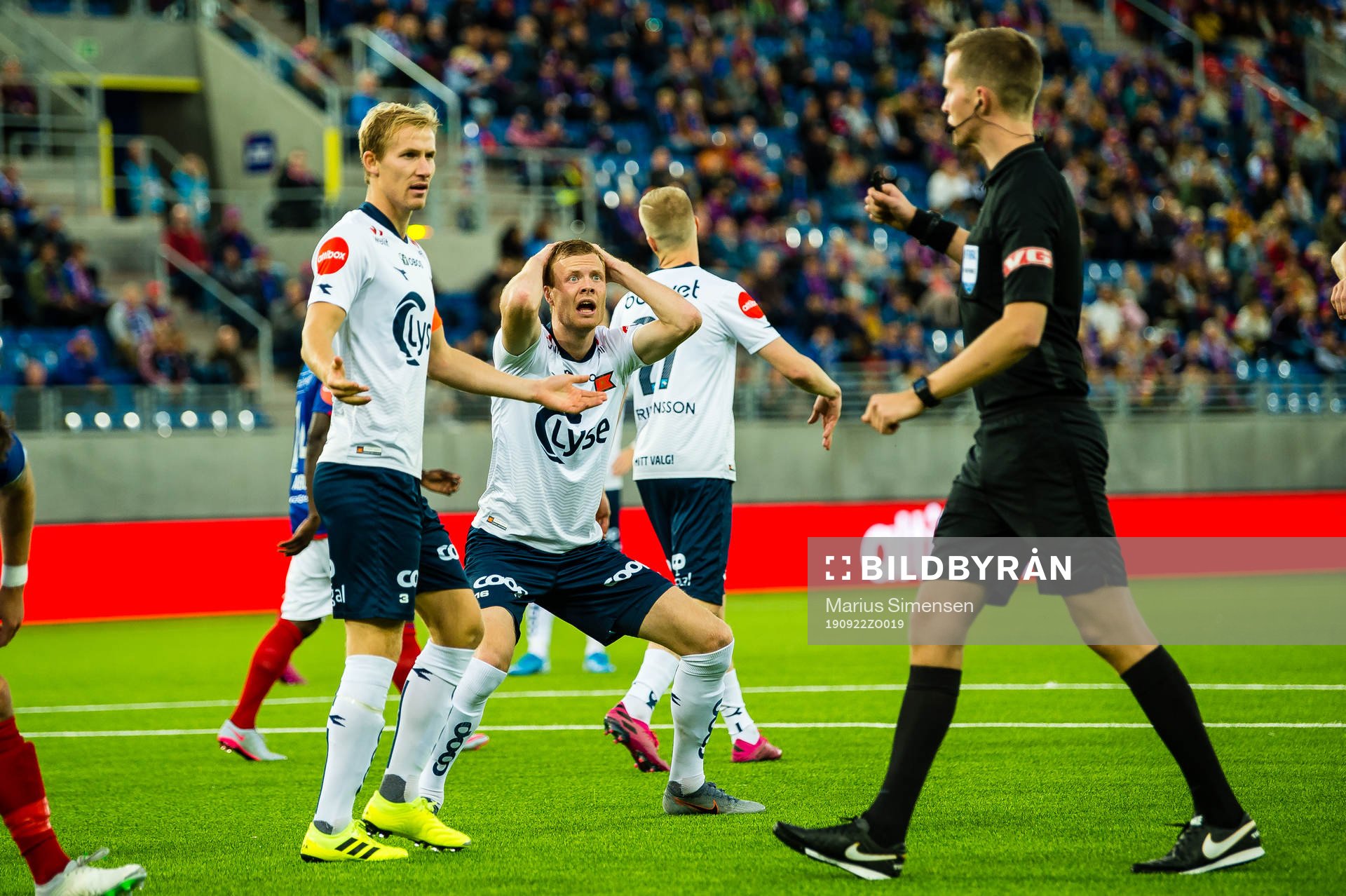 Viljar Helland Vevatne and Even Østensen of Viking reacts