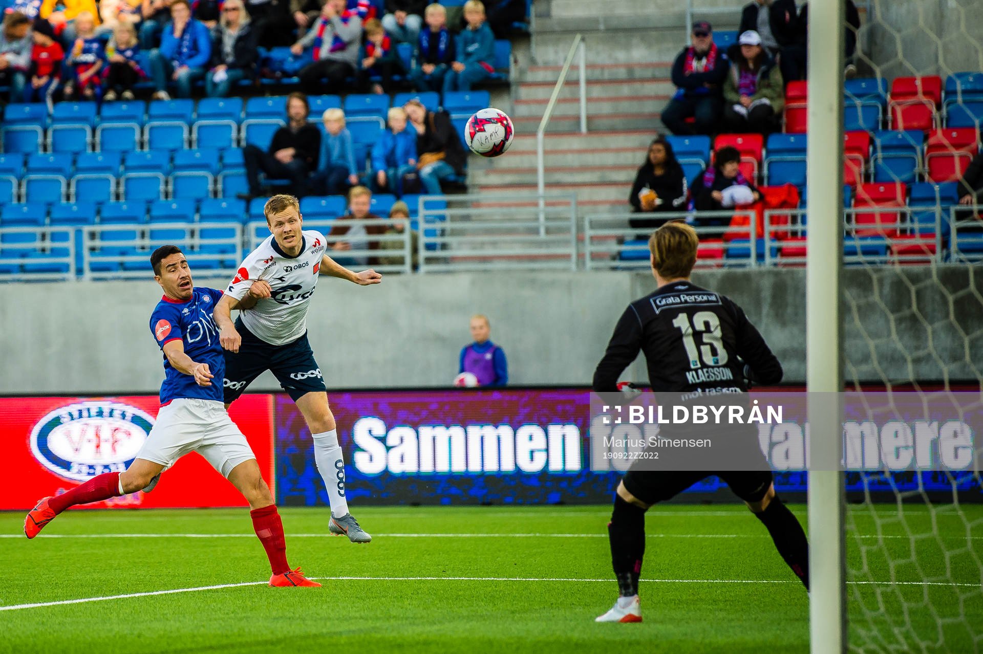 Even Østensen of Viking scores the 0-1 goal
