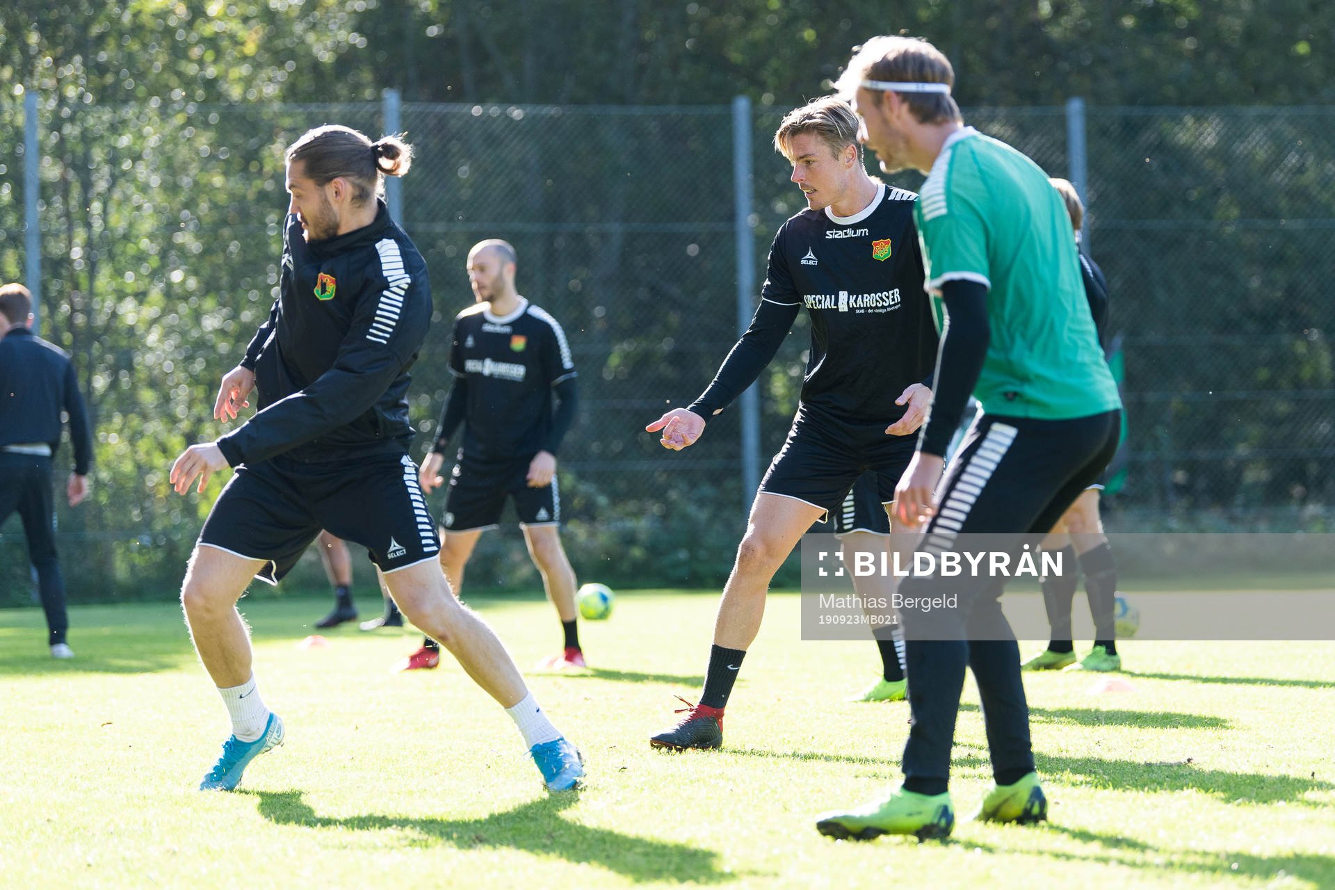 Karl Bohm och Marcus Bergholtz under en fotbollsträning med superettanlaget Gais den 23 september 2019 i Göteborg.