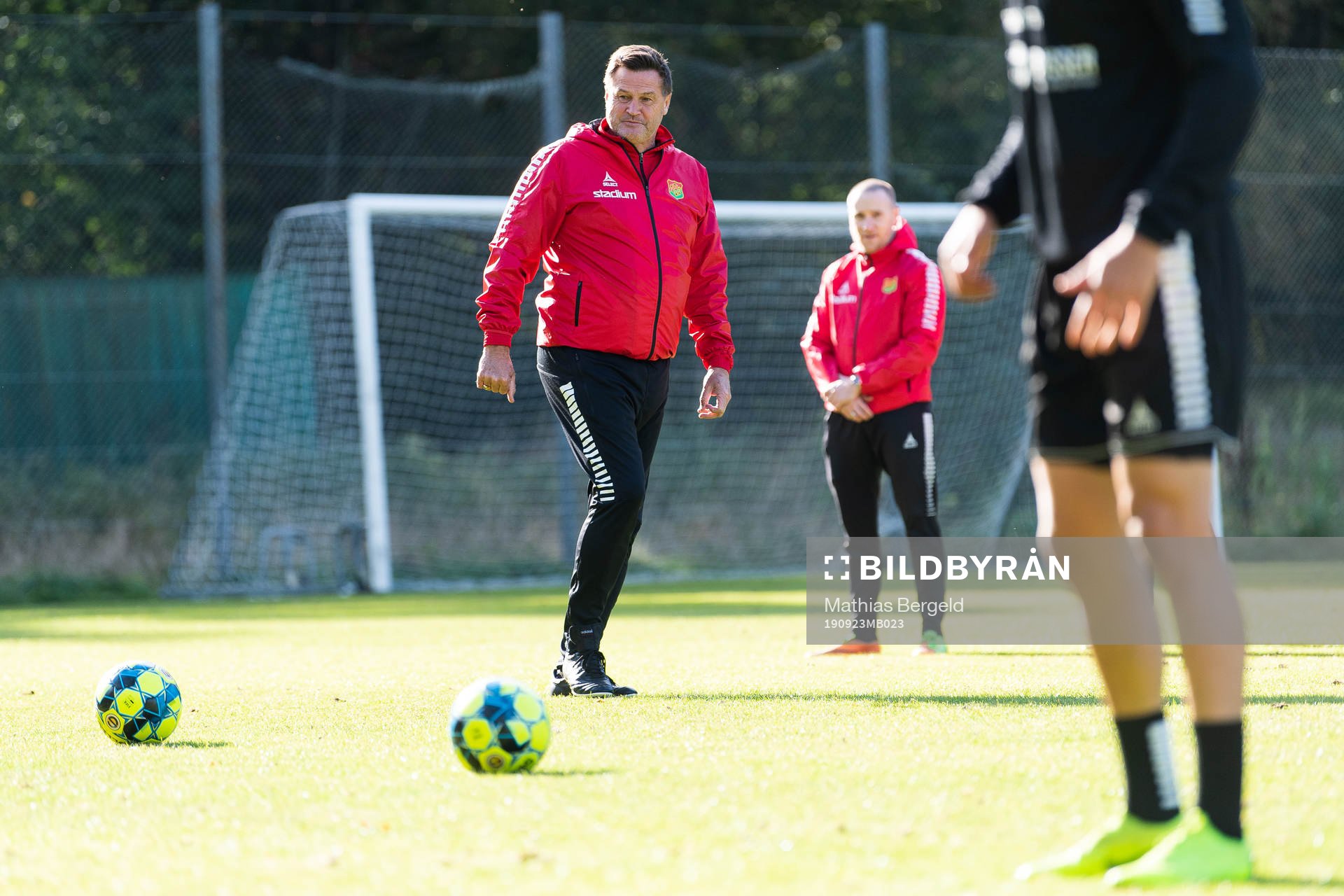 Tränare Tomas Erixon under en fotbollsträning med superettanlaget Gais den 23 september 2019 i Göteborg.