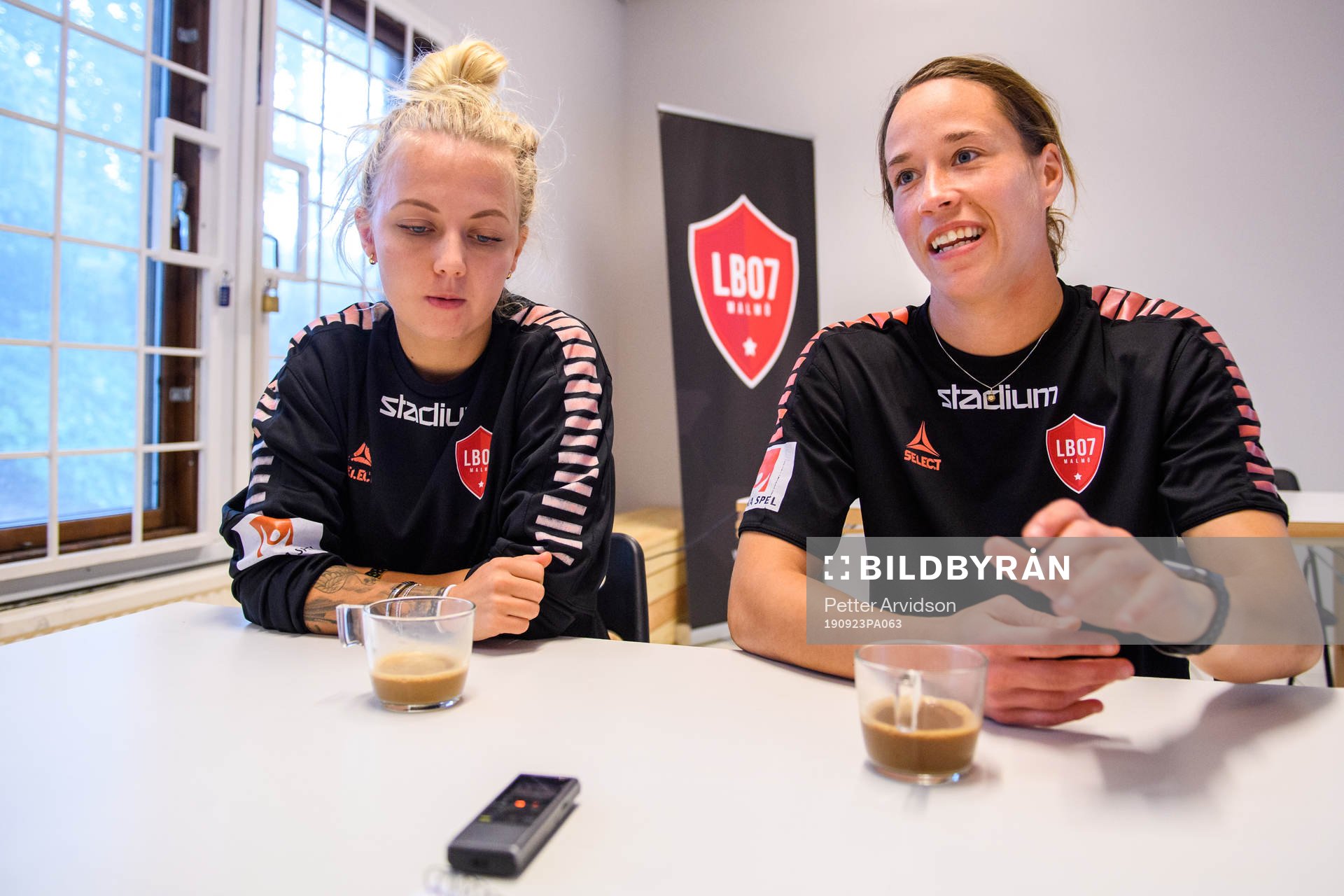 Limhamn Bunkeflos Natalie Hoff Persson och målvakt Chandra