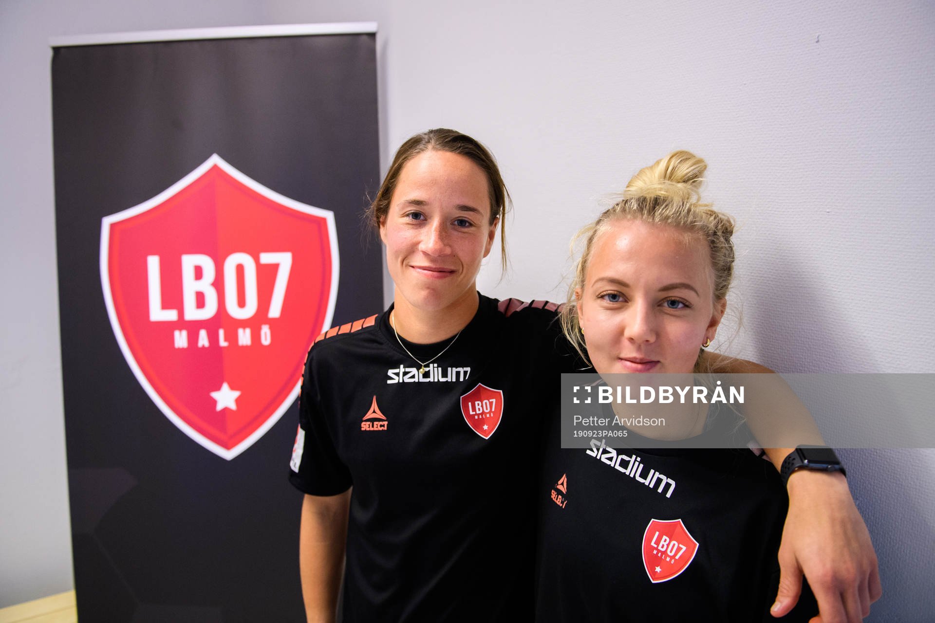 Limhamn Bunkeflos målvakt Chandra Bednar och Natalie Hoff
