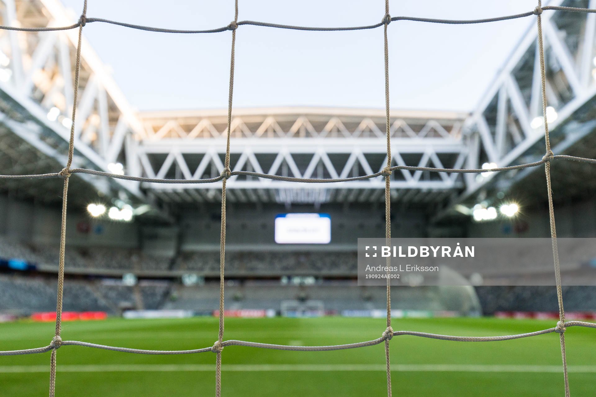 Nätmaskor på Tele2 Arena