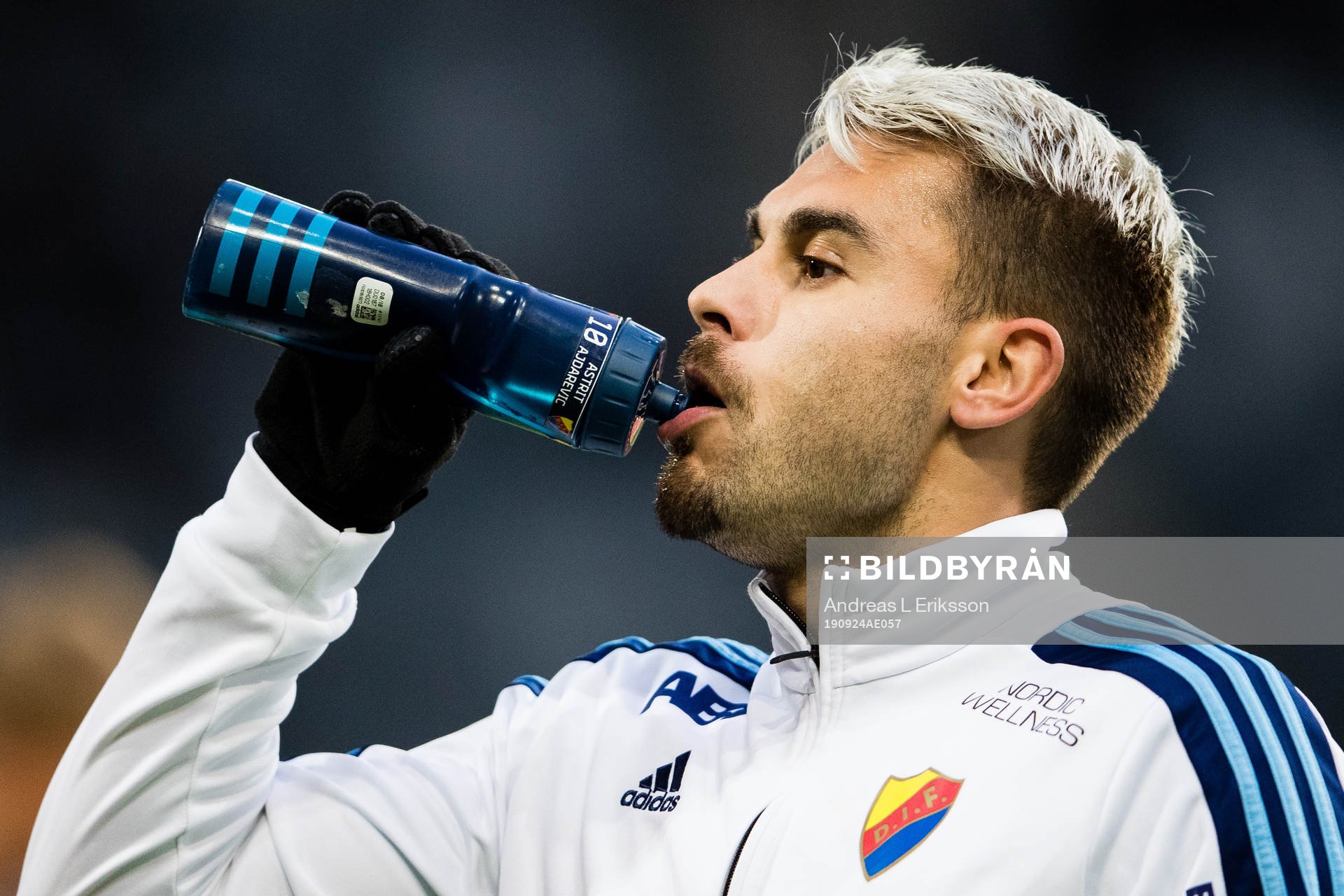Djurgårdens Astrit Ajdarevic innan fotbollsmatchen i
