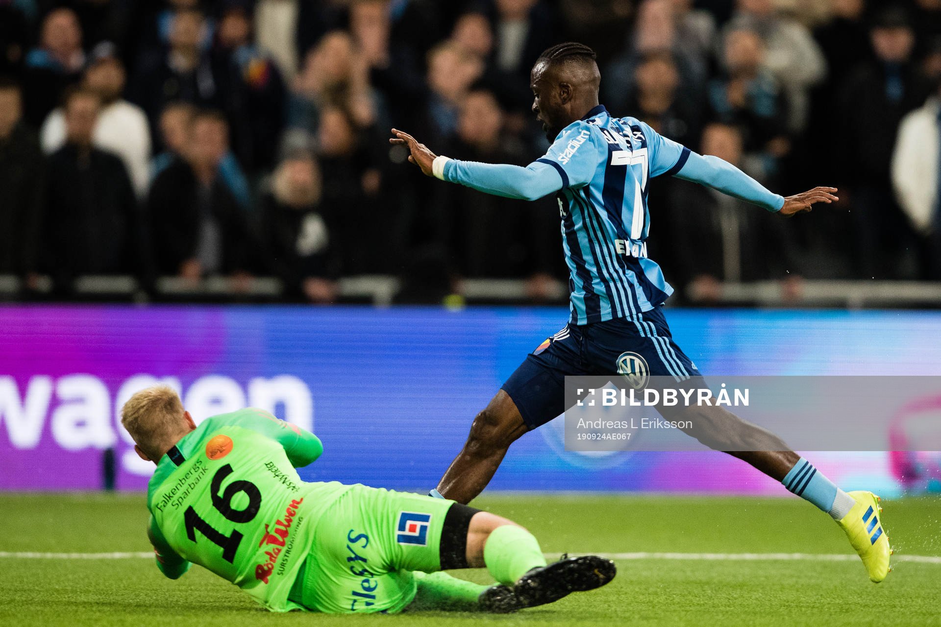 Falkenbergs målvakt Hampus Nilsson och Djurgårdens