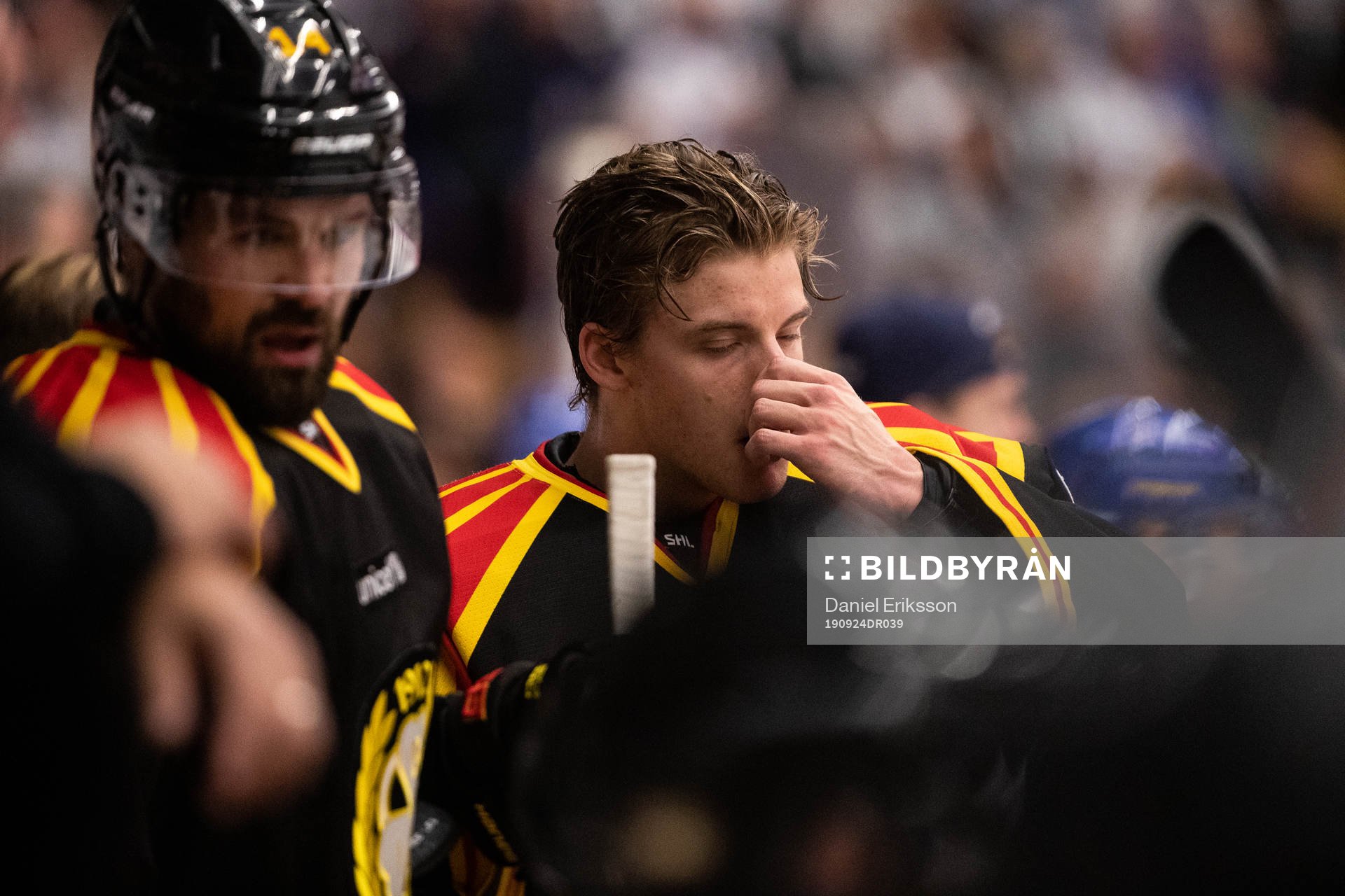 Brynäs målvakt Samuel Ersson deppar i båset
