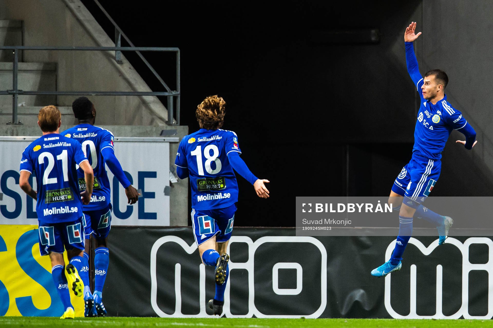 Sundsvalls Pol Roige Rodriguez jublar med lagkamrater efter 0-2 under fotbollsmatchen i Allsvenskan mellan Kalmar och Sundsvall den 24 september 2019 i Kalmar.