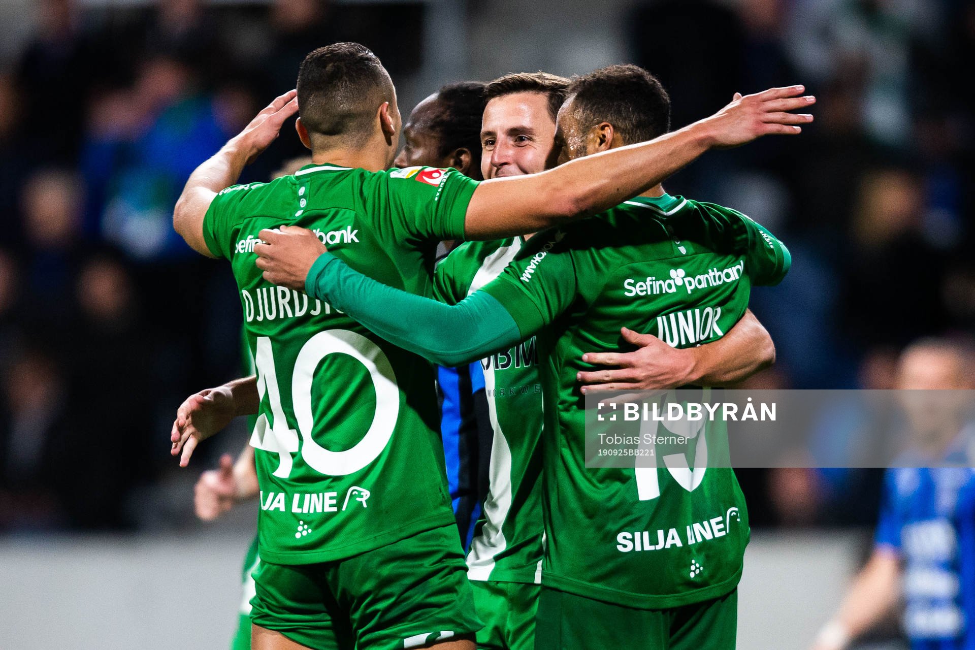 Hammarbys Nikola Djurdjic och Jeppe Andersen jublar
