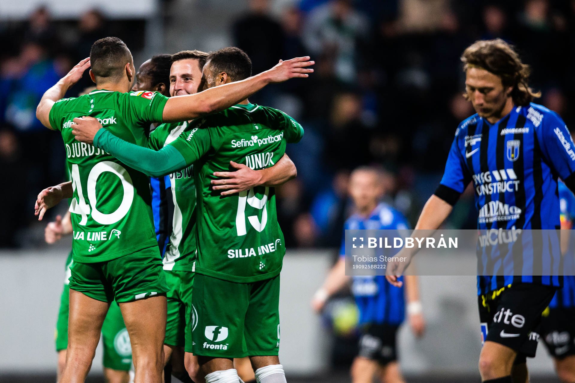 Hammarbys Nikola Djurdjic och Jeppe Andersen jublar