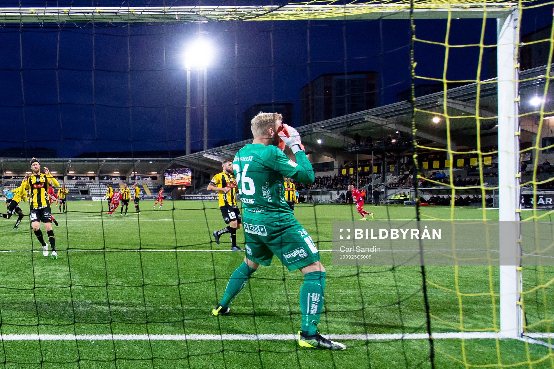 Häckens målvakt Peter Abrahamsson deppar