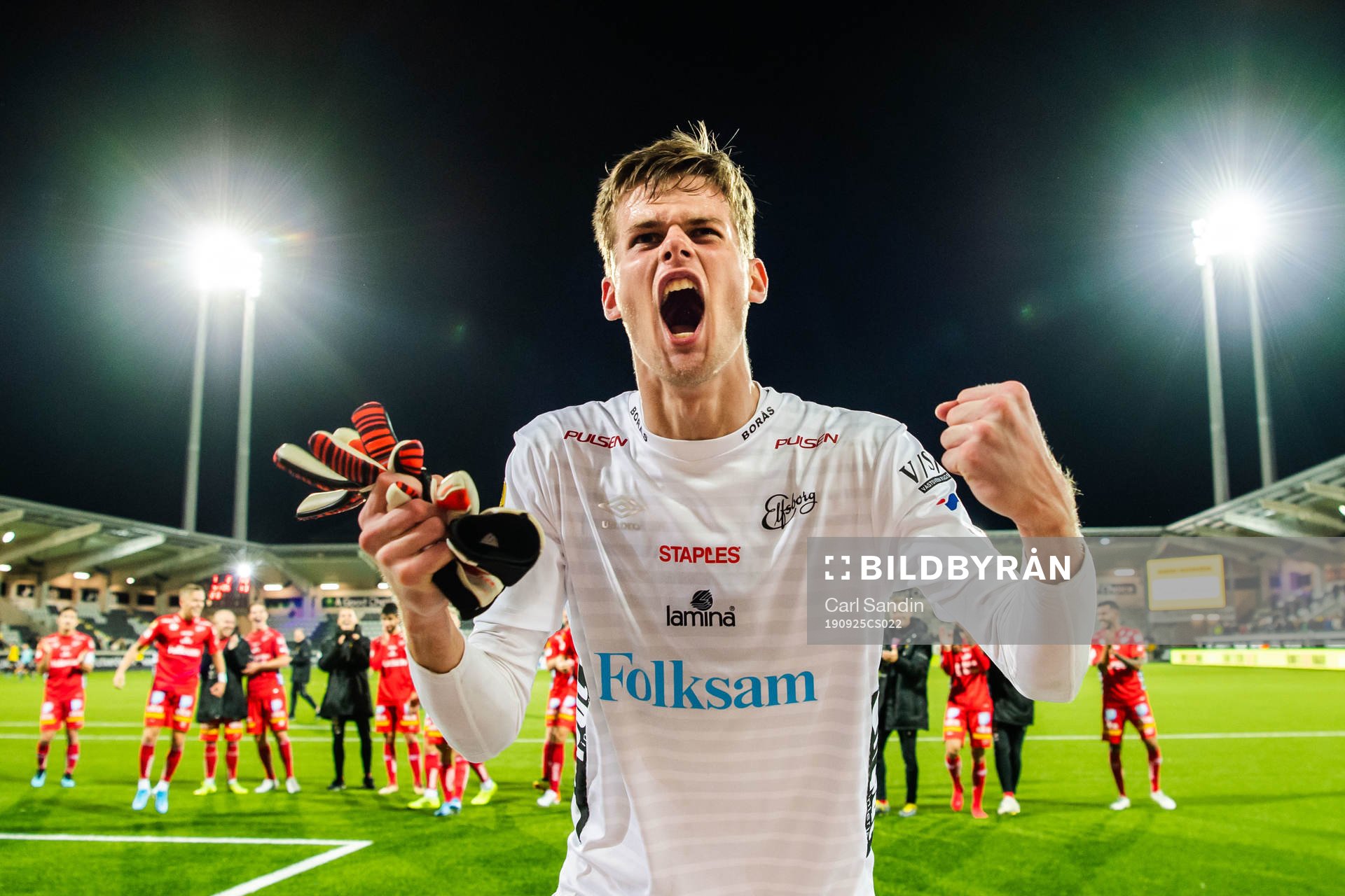Elfsborgs målvakt Tim Rönning jublar
