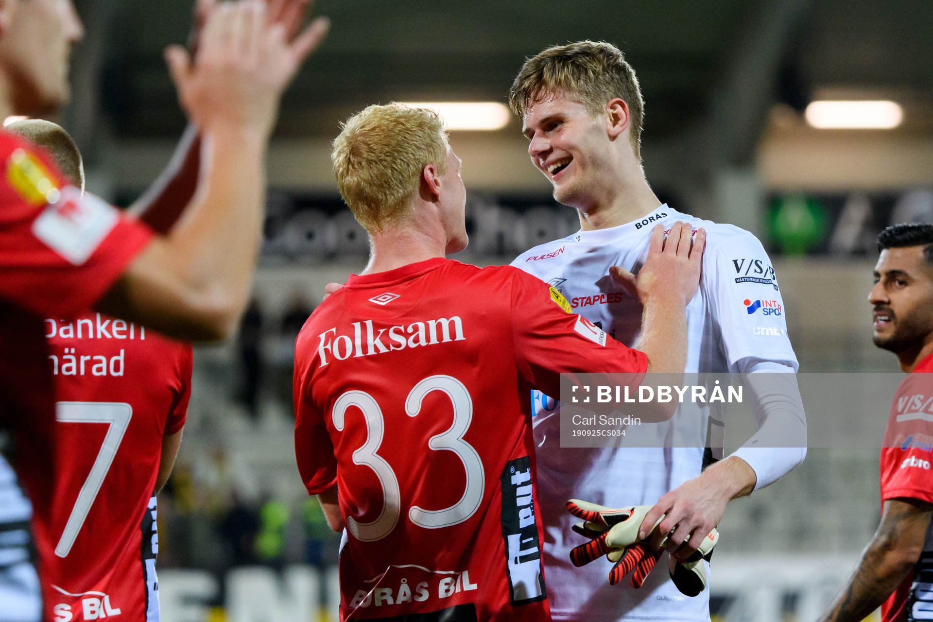 Elfsborgs målvakt Tim Rönning jublar