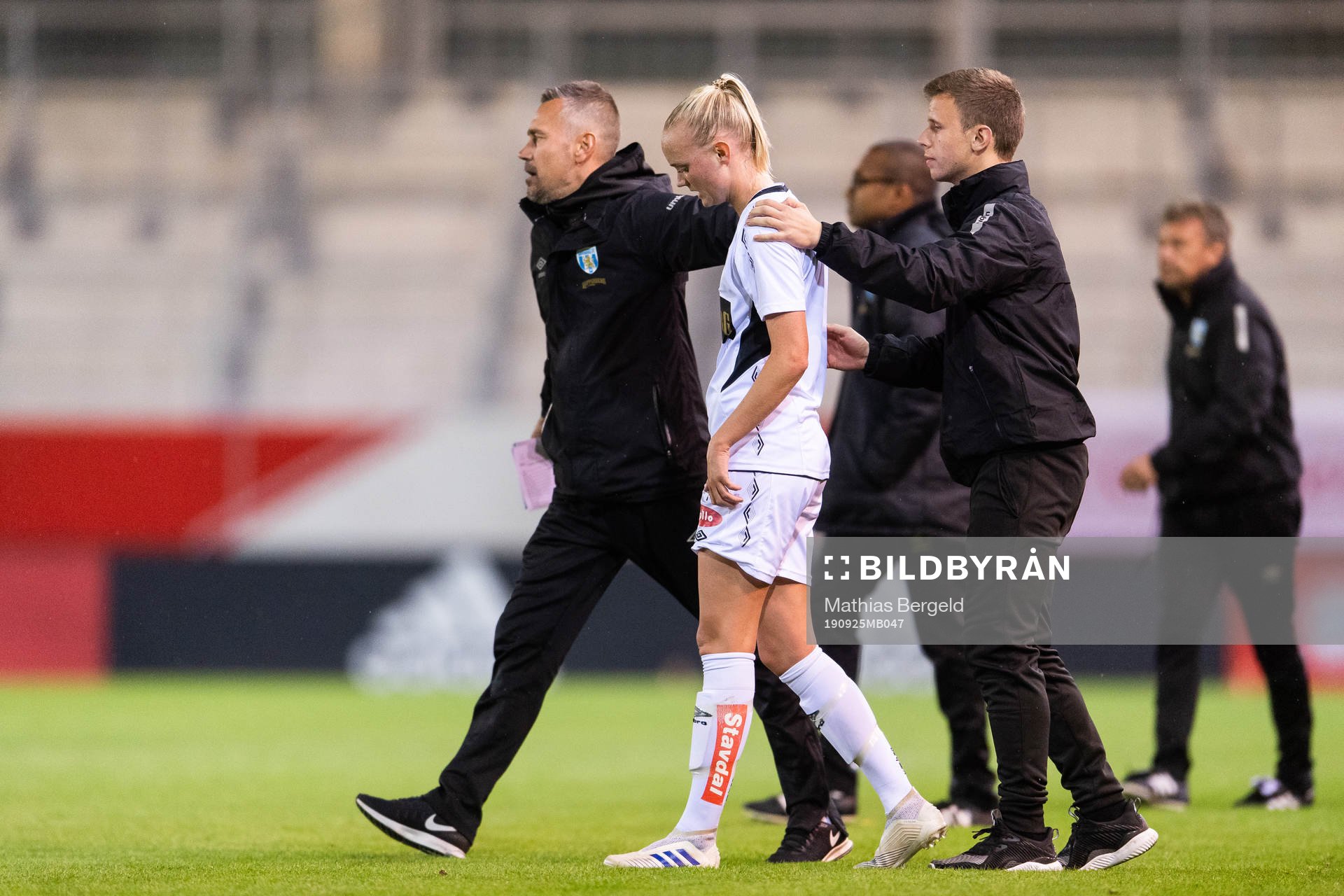 Marcus Lantz, head coach and Emma Pennsäter look dejected