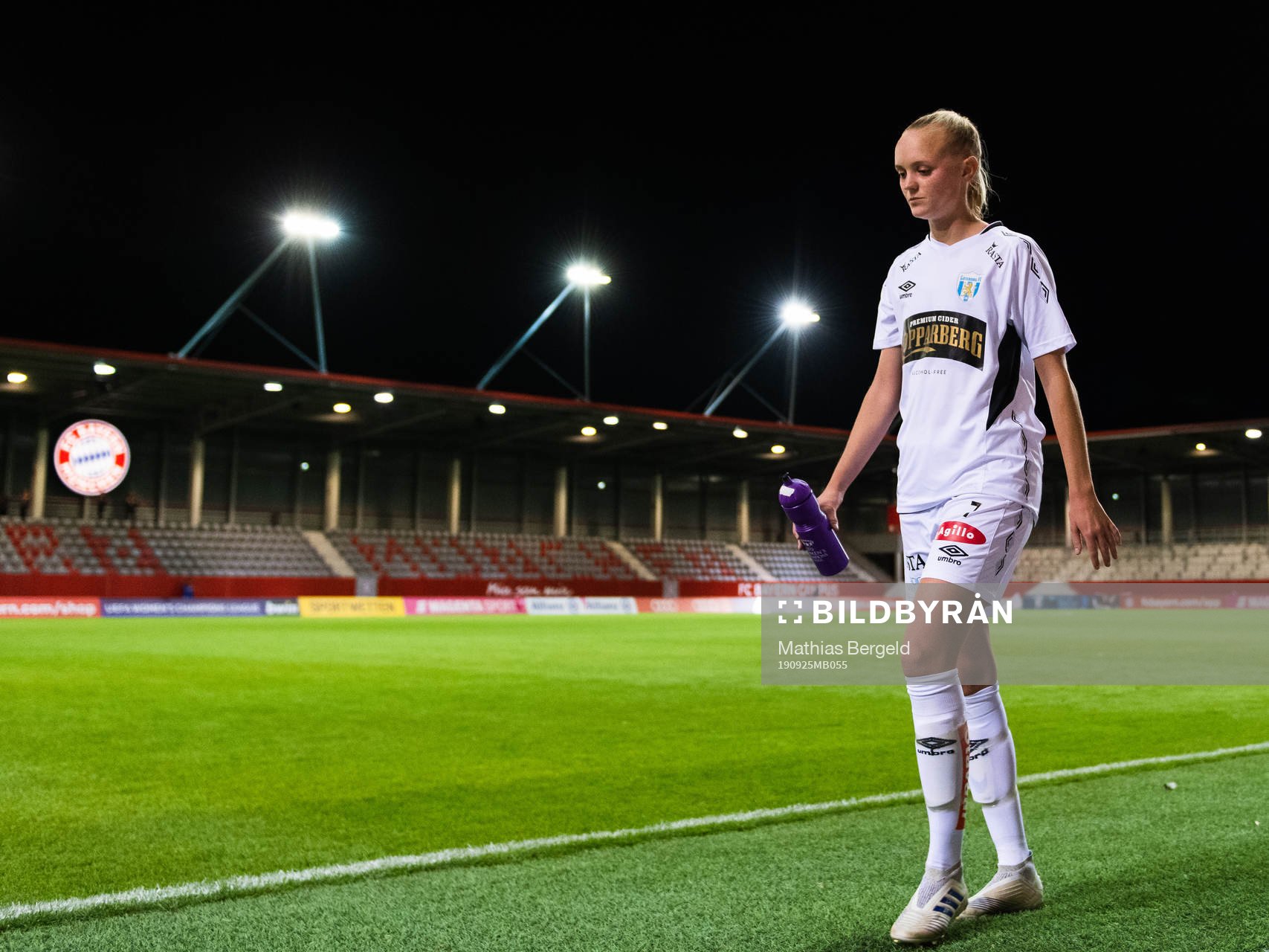 Emma Pennsäter of Göteborg looks dejected