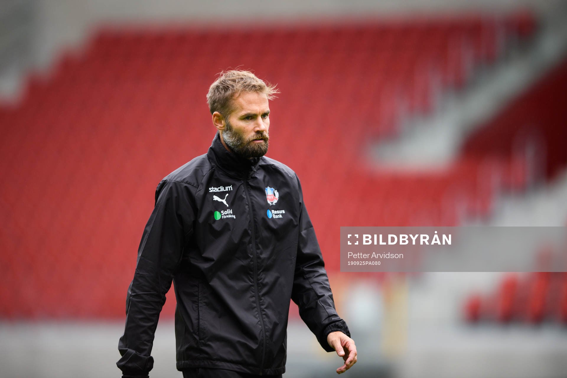 Tränare Olof Mellberg under en fotbollsträning med Helsingborg den 25 september 2019 i Helsingborg.