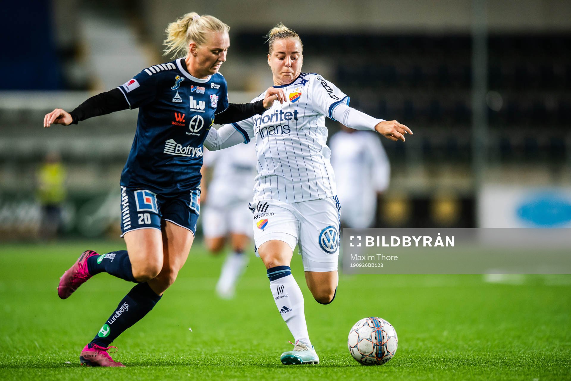 Linköpings Stina Blackstenius och Djurgårdens Fanny Lång