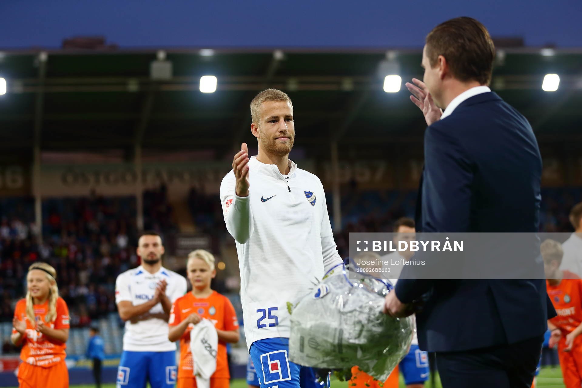 e Allsvenska match innan fotbollsmatchen i Allsvenskan