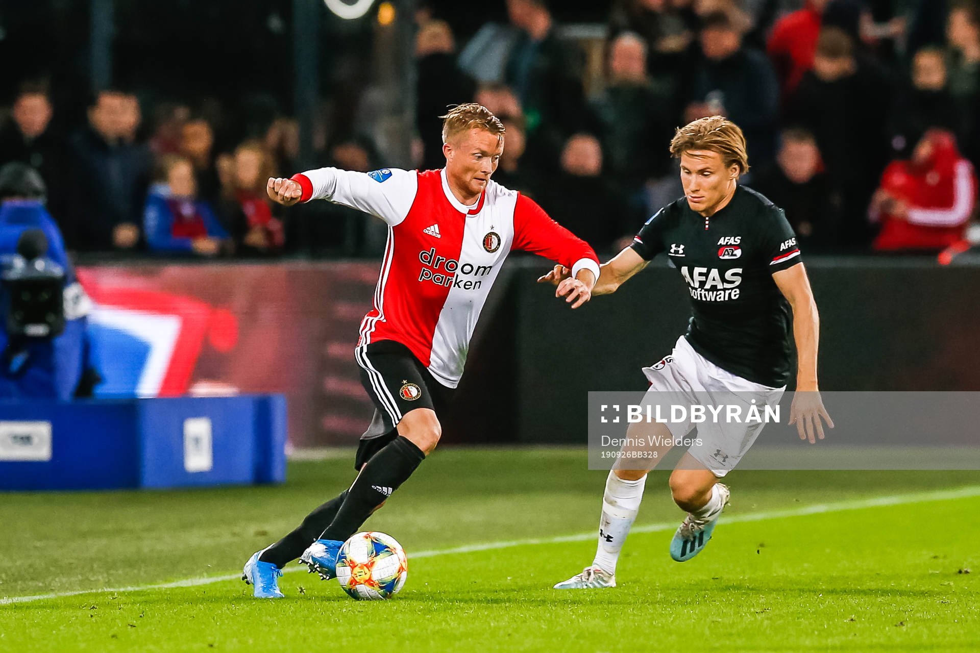ROTTERDAM , Netherlands , 26-09-2019 , Dutch Football , Eredivisie , Season 2019/2020 , Stadion De Kuip , Feyenoord - AZ , Final Result 0-3 , Feyenoord player Sam Larsson (l) AZ player Jonas Svensson during the match